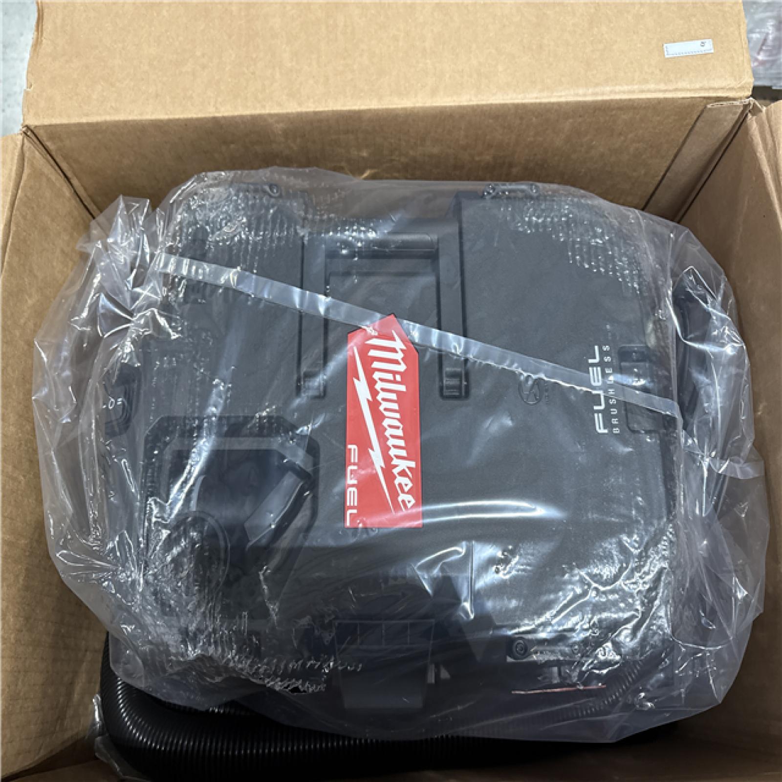 California NEW Milwaukee 6 Gallon Wet/Dry Vacuum (No Battery or Charger)