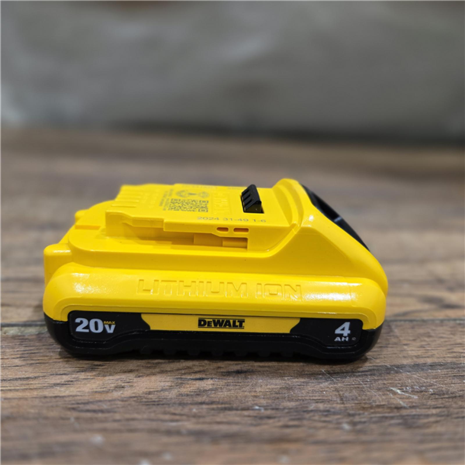 AS-IS DEWALT 20V MAX Lithium-Ion 6.0Ah and 4.0Ah Battery and Charger Starter Kit