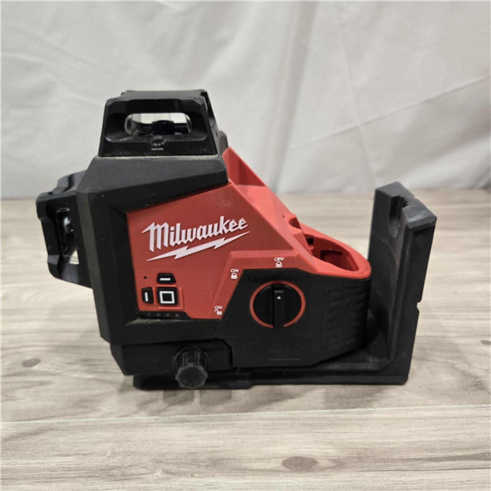 AS-IS Milwaukee-3632-21 M12 Green Beam Laser 360° 3-Plane Kit