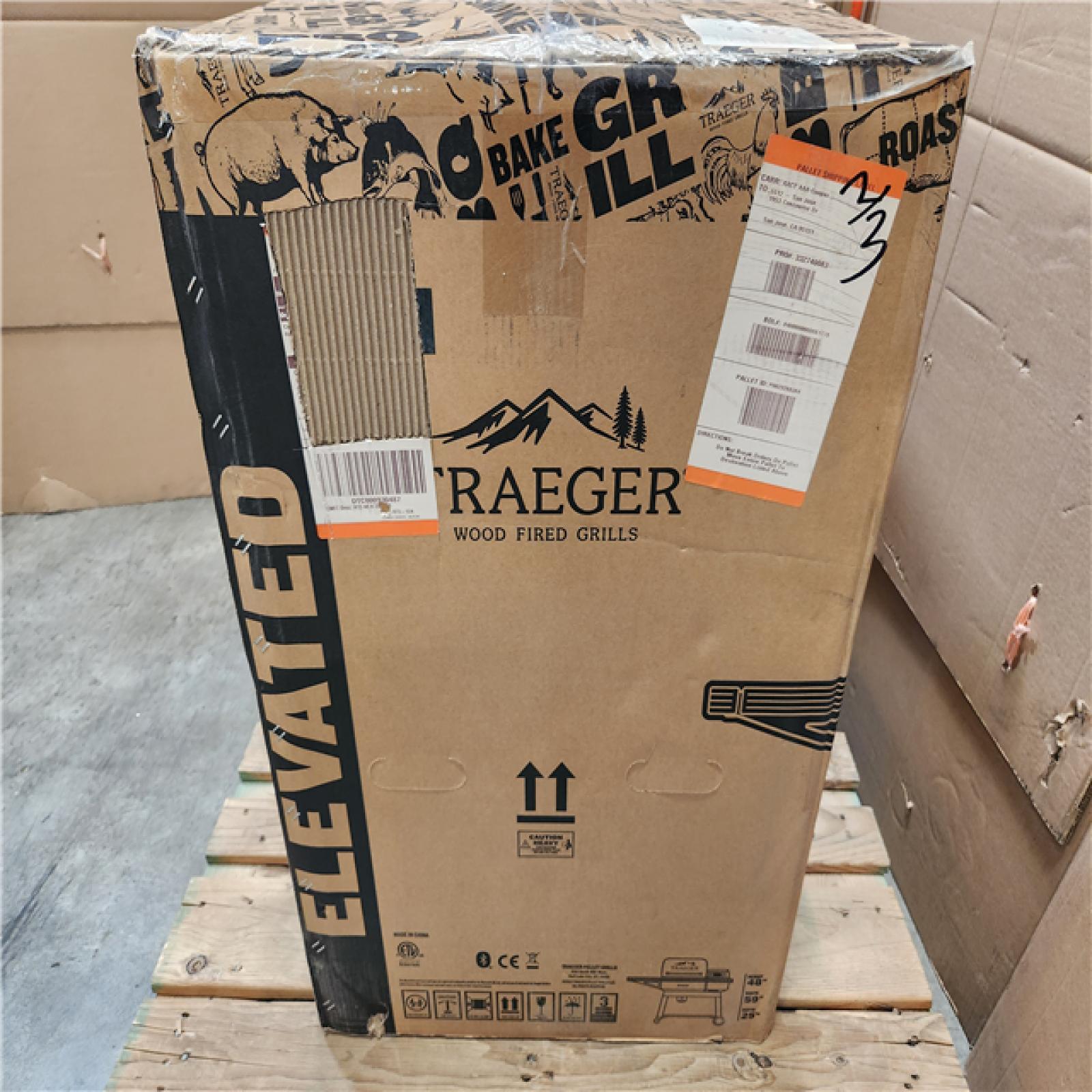 Phoenix NEW Traeger Ironwood Wi-Fi Pellet Grill and Smoker in Black