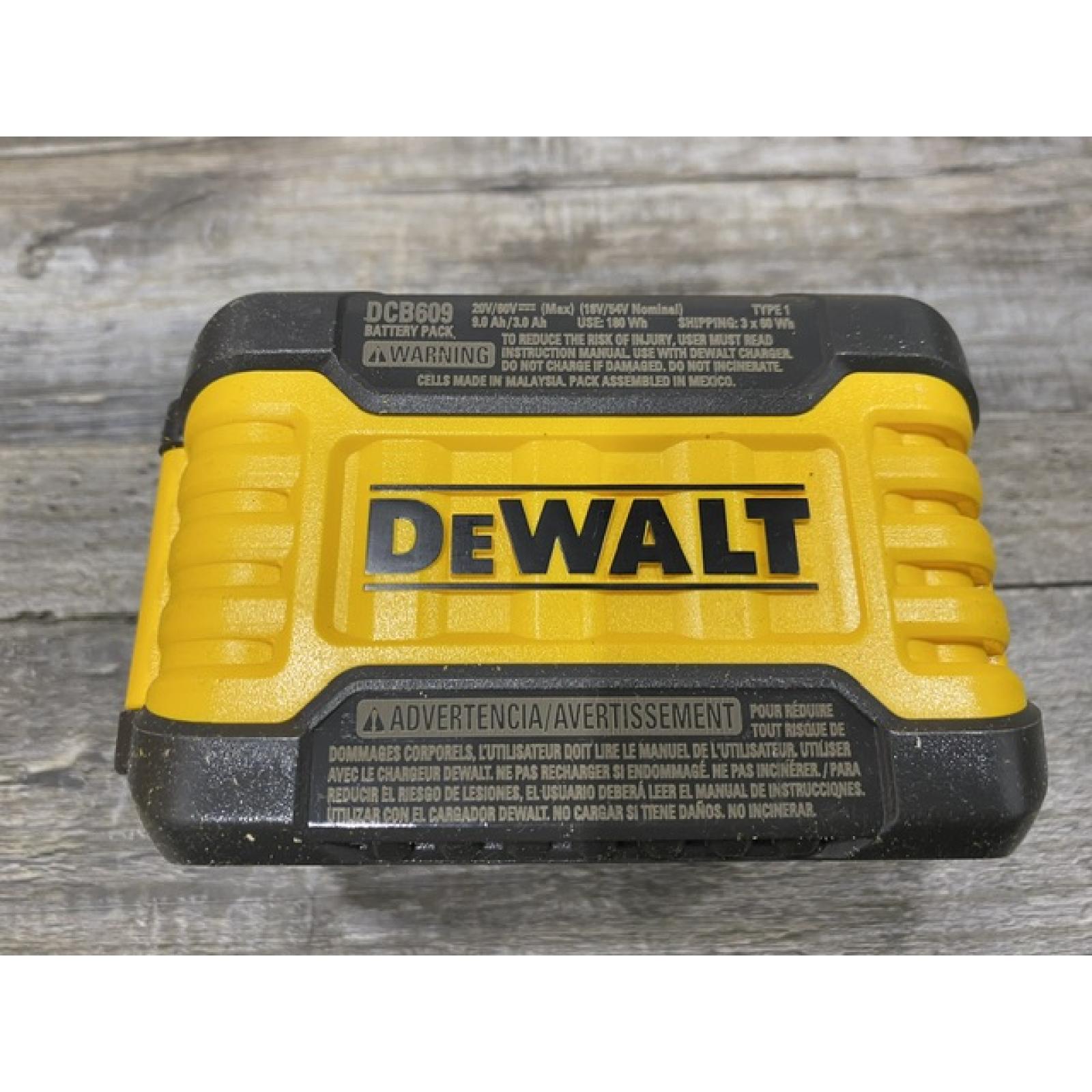 AS-IS DEWALT 20V/60V MAX FLEXVOLT Lithium-Ion 9.0Ah Battery and Charger Starter Kit