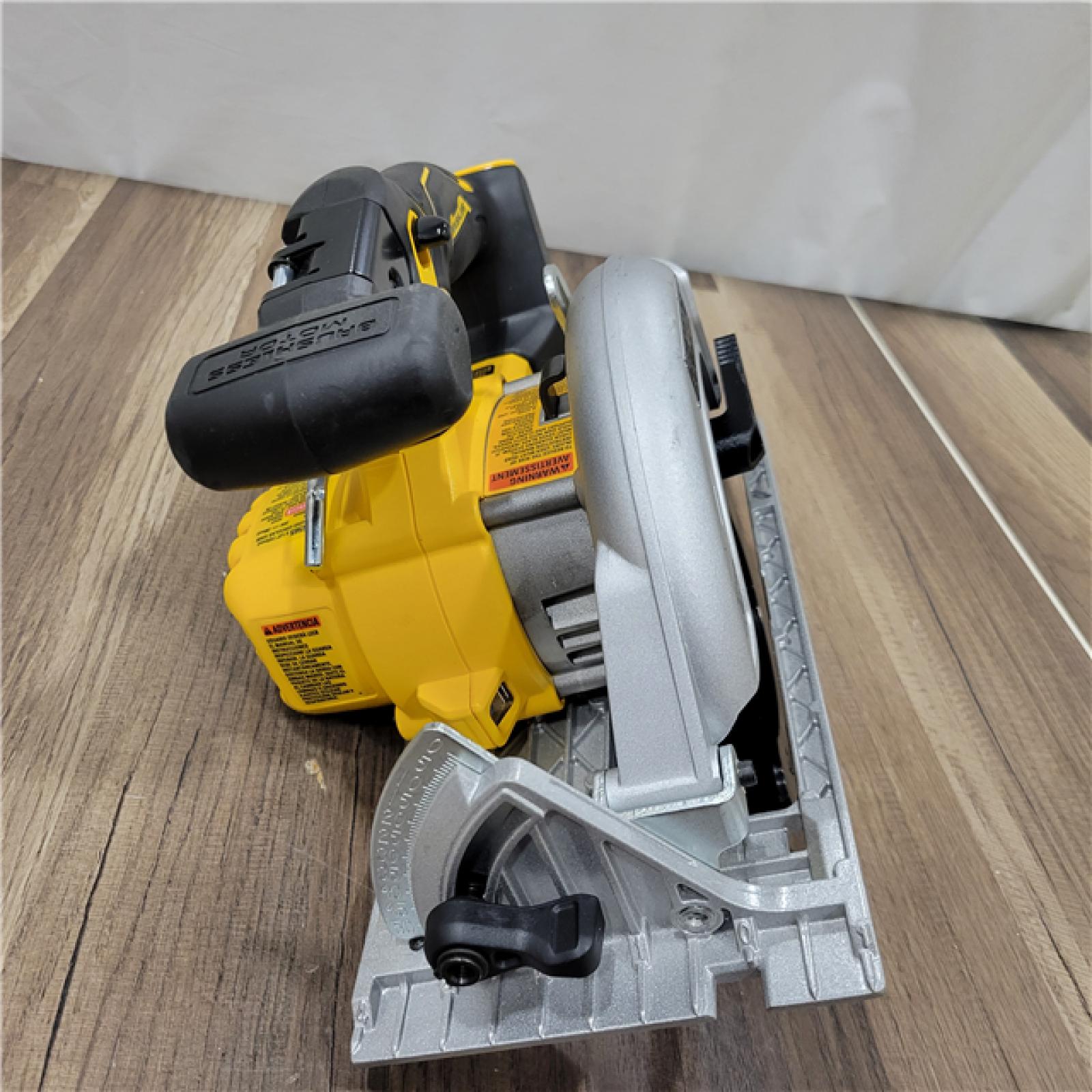 AS-IS  DeWALT DCS565B 20V Max Brushless 6.5   Cordless Circular Saw
