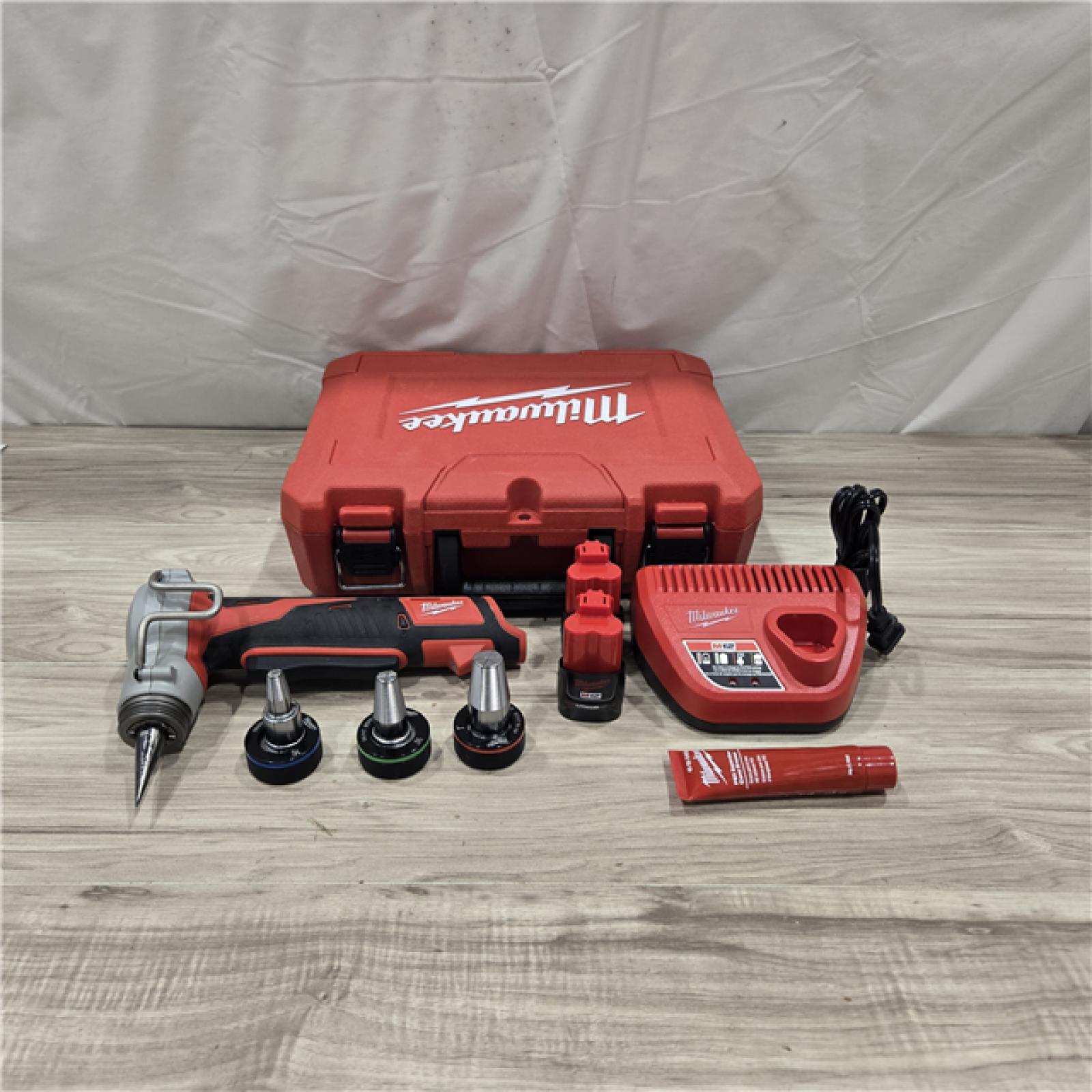 AS-IS Milwaukee M12 12V Lithium-Ion Cordless PEX Expansion Tool Kit