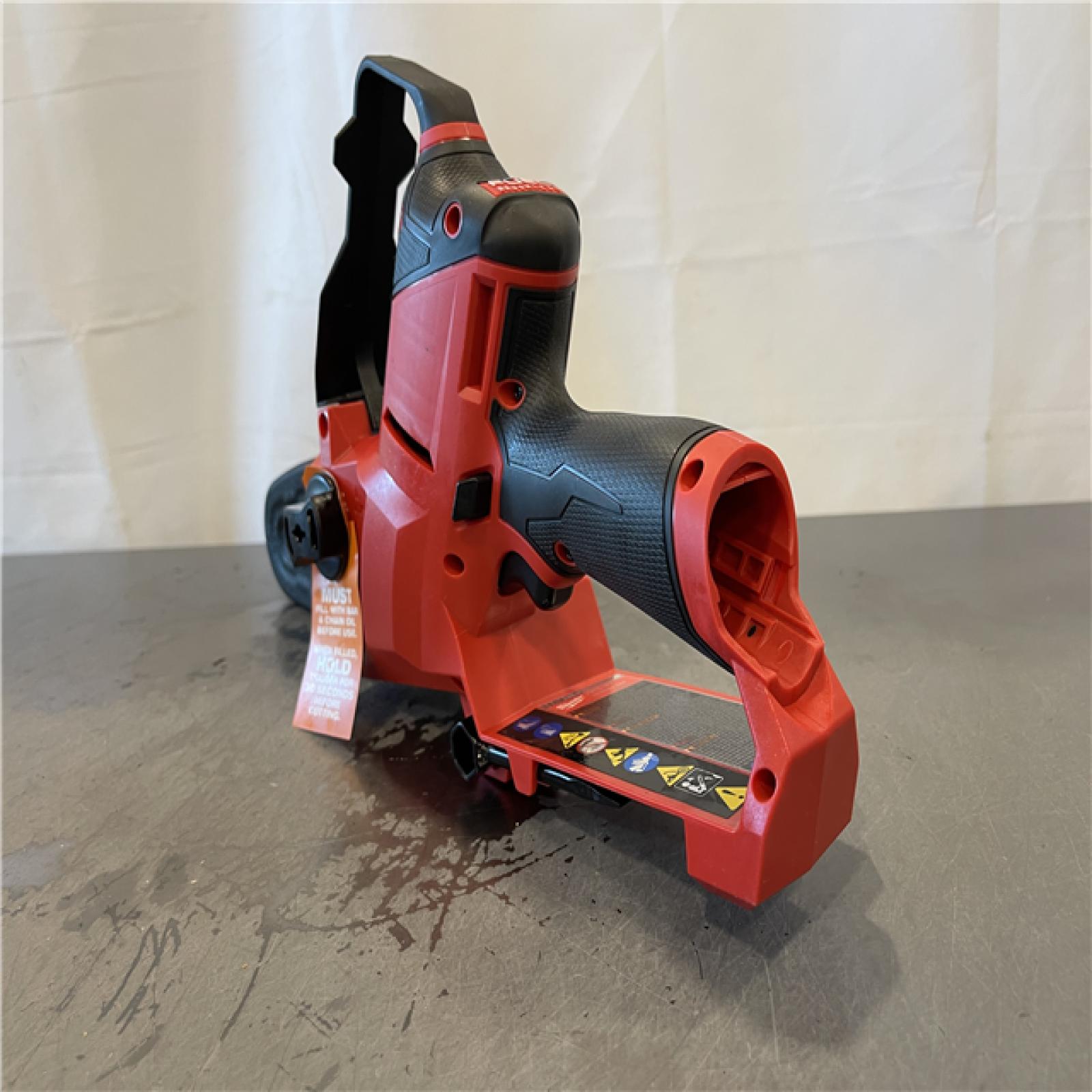 AS-IS - Milwaukee M12 FUEL 6 in. 12V Lithium-Ion Brushless Cordless Pruning Saw HATCHET