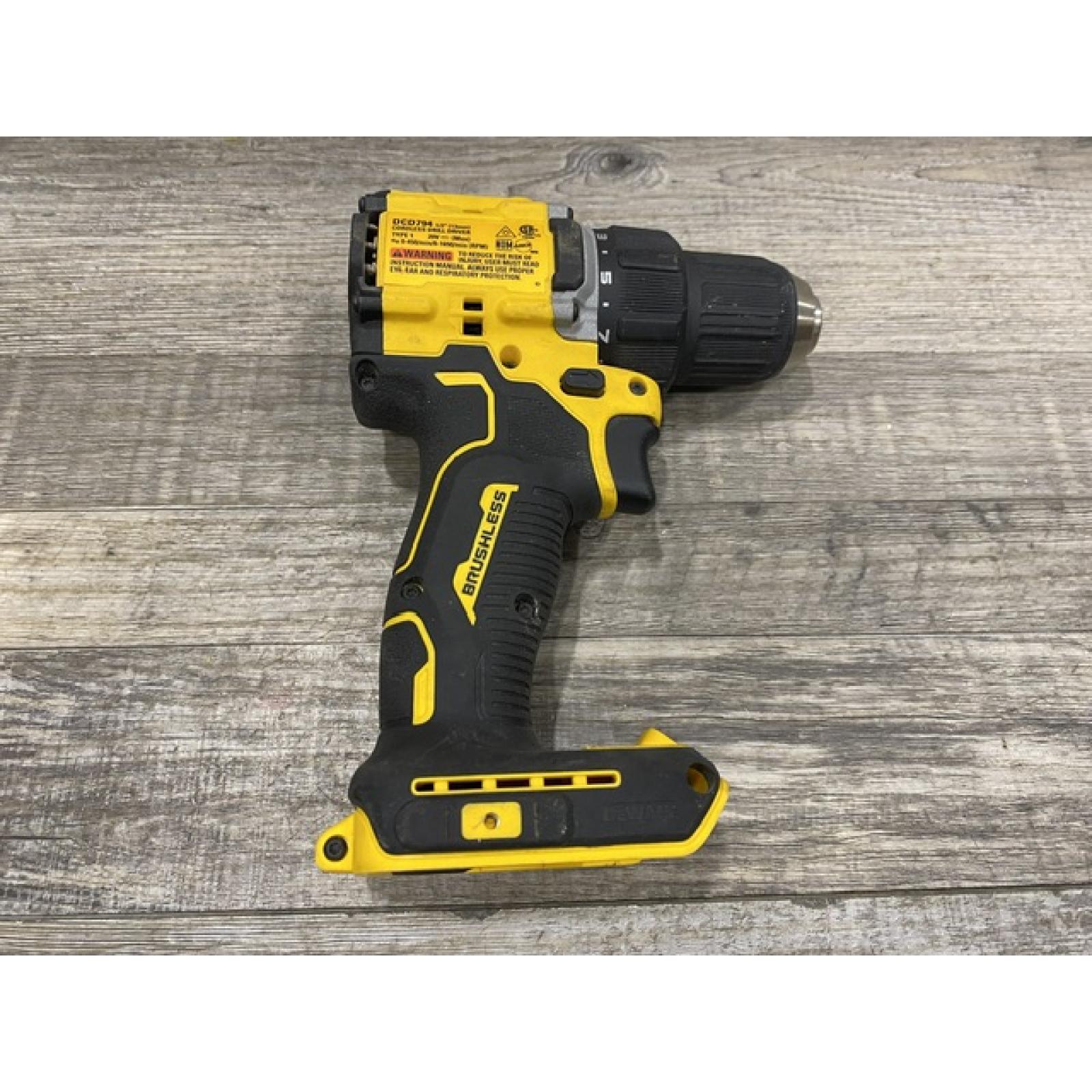 AS-IS DEWALT Atomic 20V Lithium-Ion Cordless Compact 1/2 in. Drill/Driver Kit