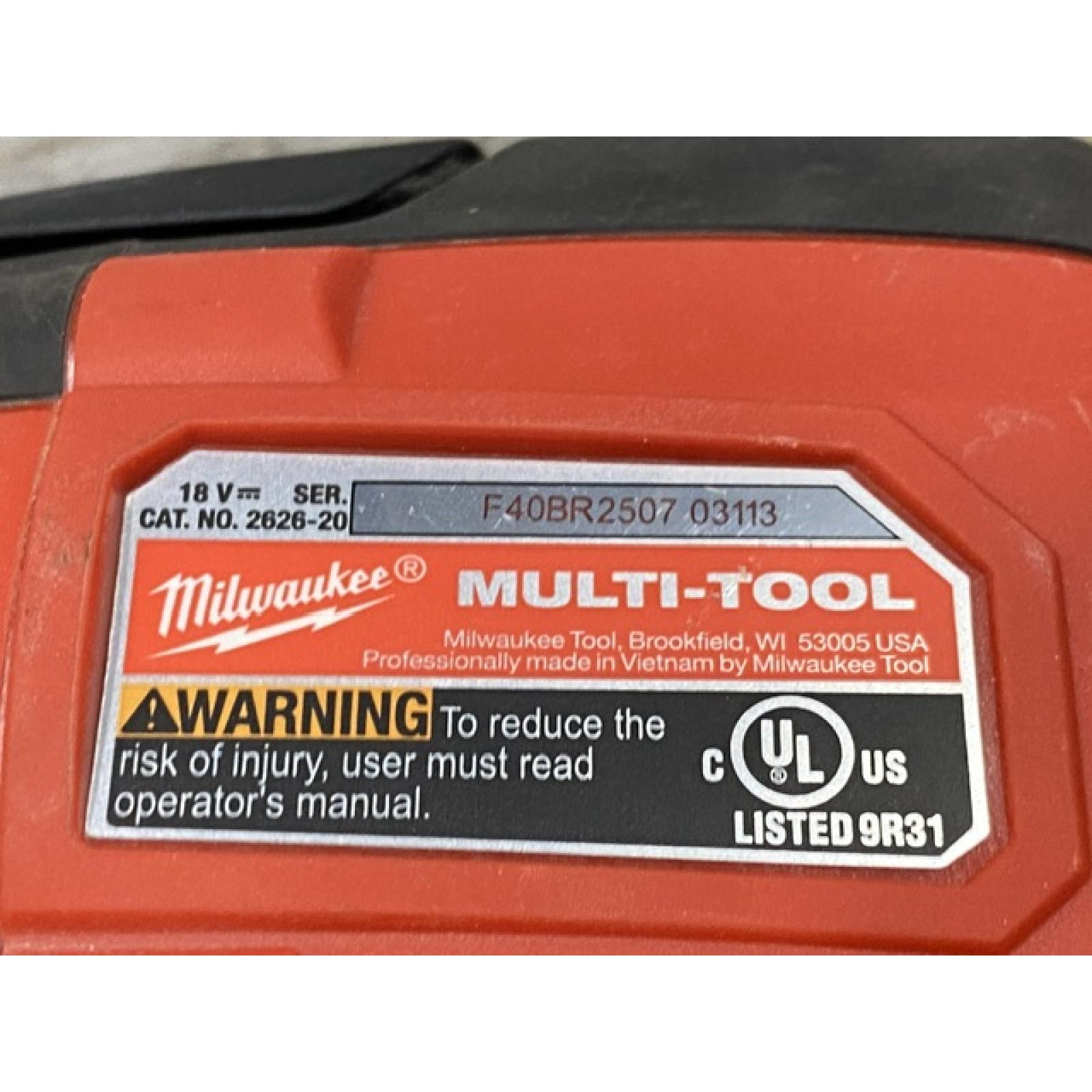 AS-IS Milwaukee 18V Lithium-Ion Cordless Oscillating Multi-Tool (Tool-Only)
