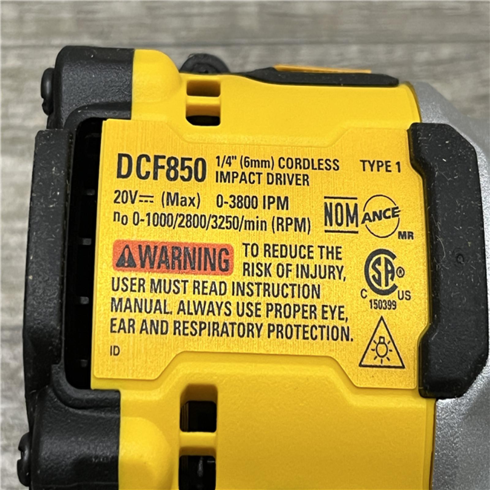 AS-IS DEWALT ATOMIC 20V MAX Lithium-Ion Cordless 1/4 in. Brushless Impact Driver Kit