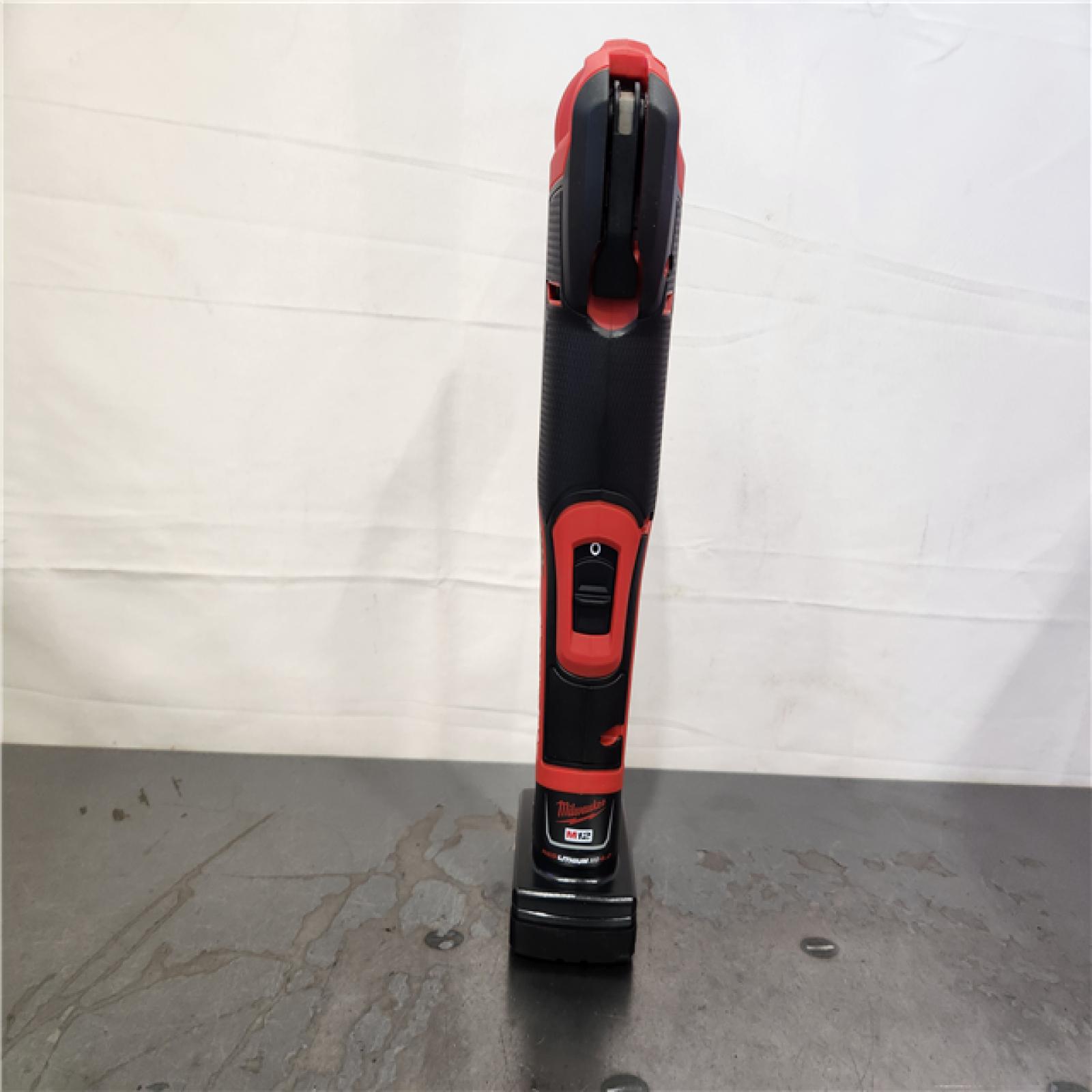 AS-IS- Milwaukee M12 FUEL 12V Lithium-Ion Cordless Oscillating Multi-Tool Kit with 4.0 Ah Battery