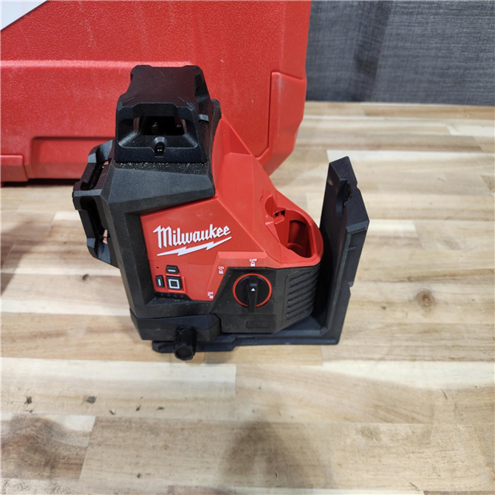 HOUSTON LOCATION - AS-IS Milwaukee  12-Volt Lithium-Ion Cordless Green 250 ft. 3-Plane Laser Level Kit