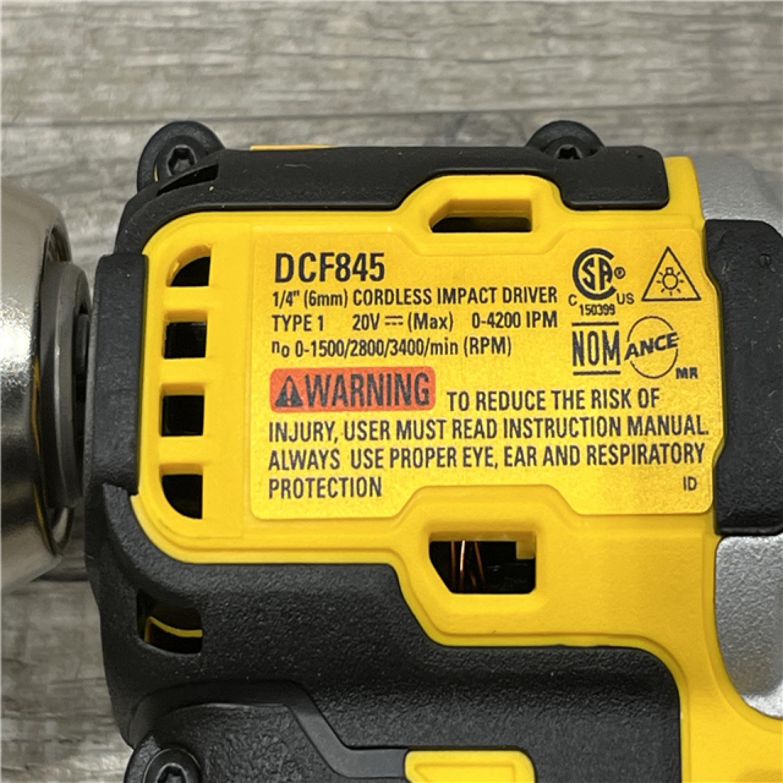 AS-IS DEWALT 20V XR Lithium-Ion Cordless Brushless 1/2 in. Drill/Driver Kit