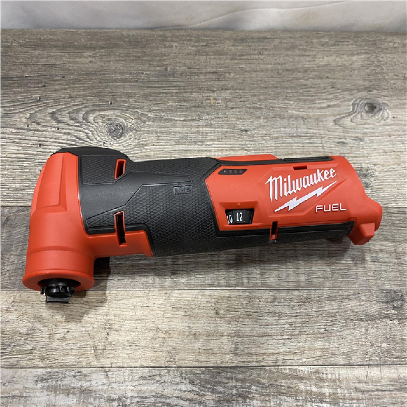 AS-IS Milwaukee FUEL 12V Lithium-Ion Cordless Oscillating Multi-Tool Kit