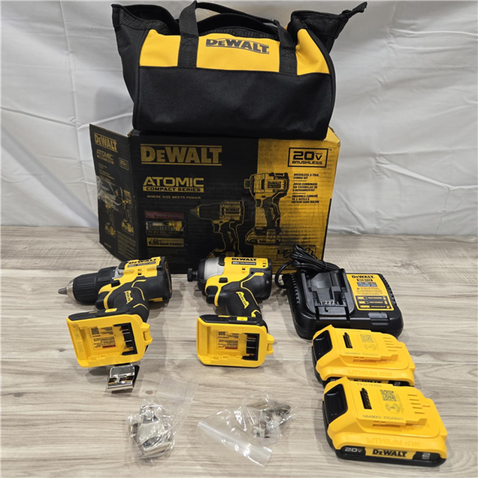 LIKE NEW! - Dewalt 20V MAX ATOMIC Compact Cordless Drill Driver and Impact Driver Combo Kit