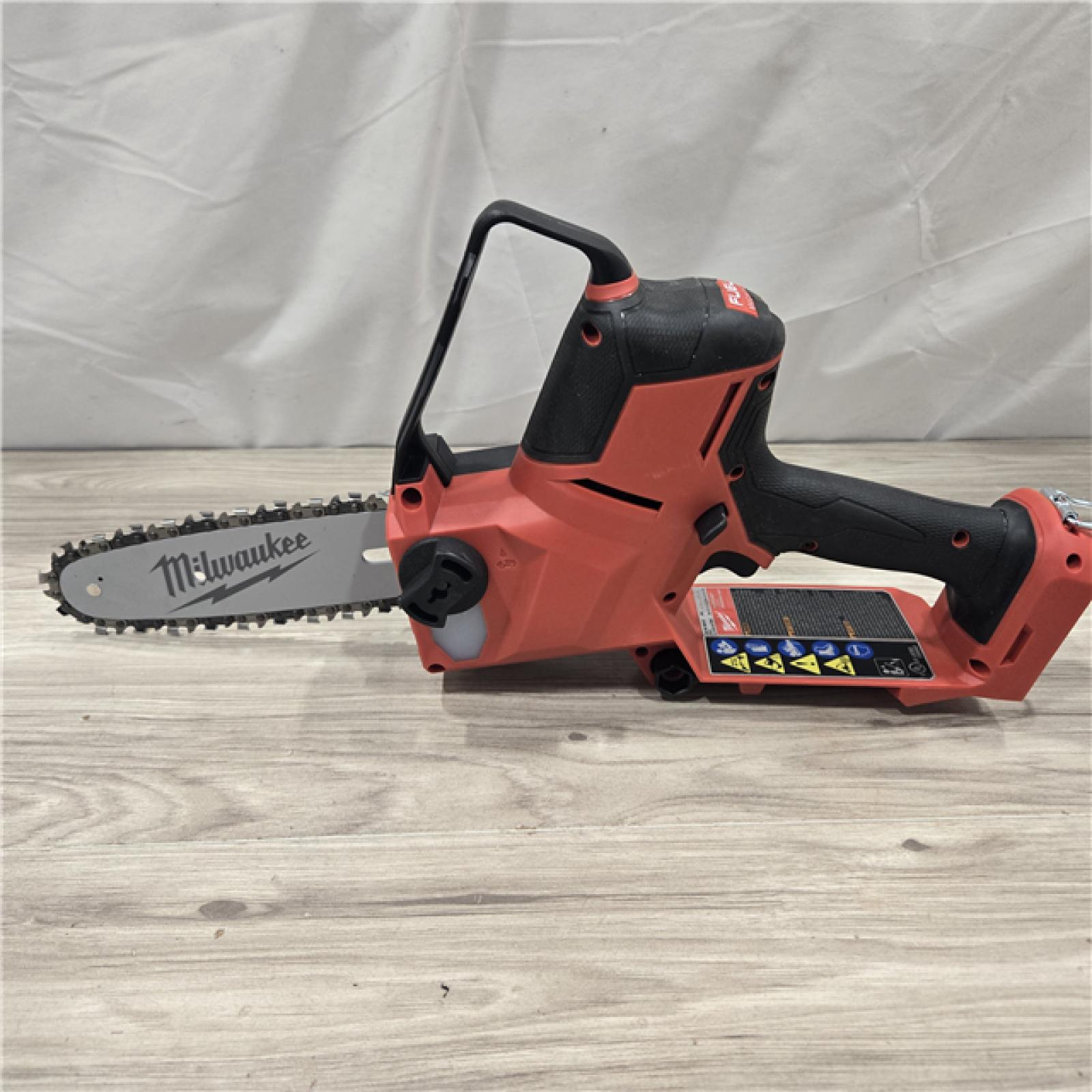 AS-IS Milwaukee M18 FUEL 8 in. 18V HATCHET Pruning Saw Kit