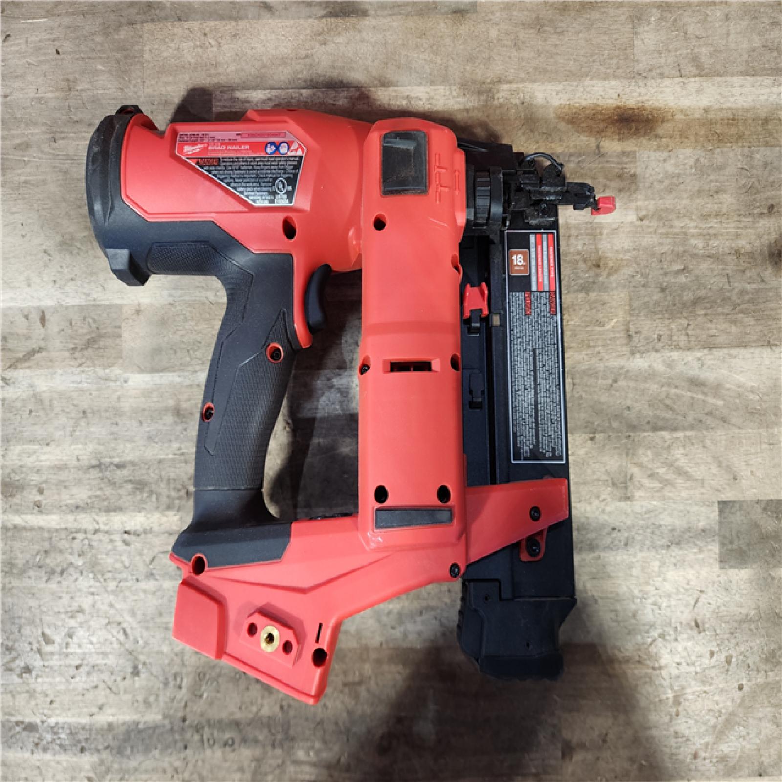 HOUSTON LOCATION - AS-IS Milwaukee M18 FUEL 18 Gauge Brad Nailer (TOOL ONLY)