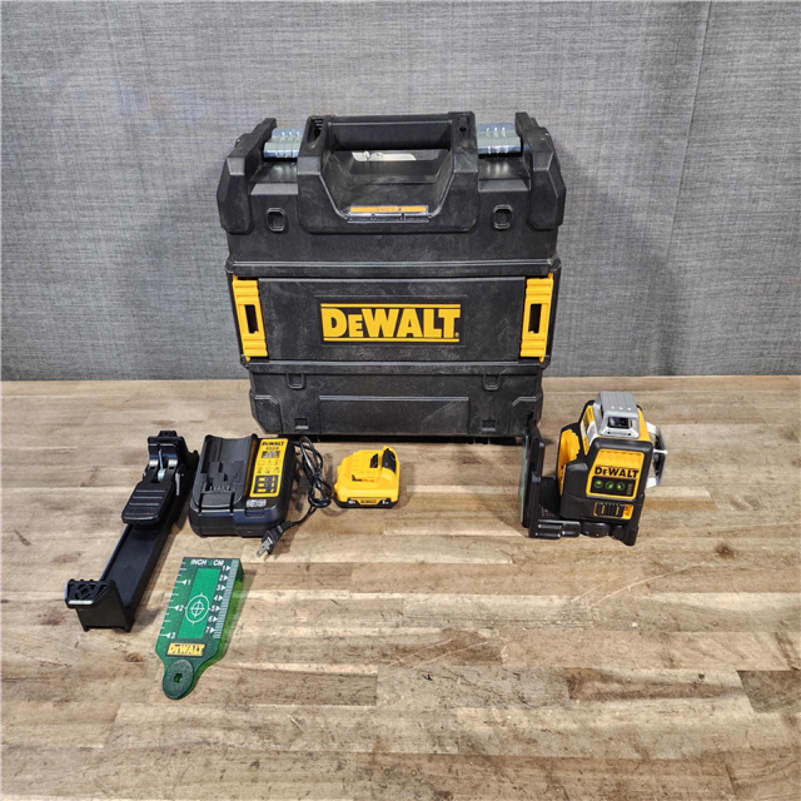 HOUSTON LOCATION - AS-IS DEWALT 12V MAX Lithium-Ion 100 ft. Green Self-Leveling 3-Beam 360 Degree Laser Level with 2.0Ah Battery  Charger and Case
