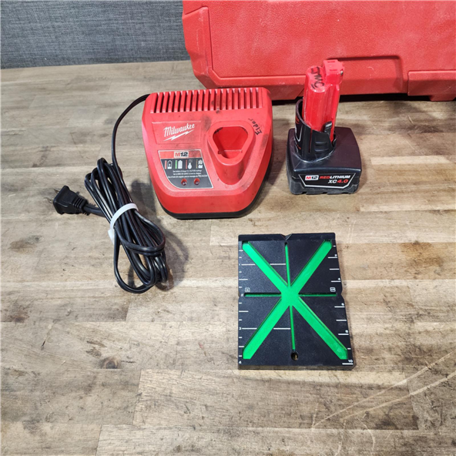 HOUSTON LOCATION - AS-IS Milwaukee-3632-21 M12 Green Beam Laser 360° 3-Plane Kit