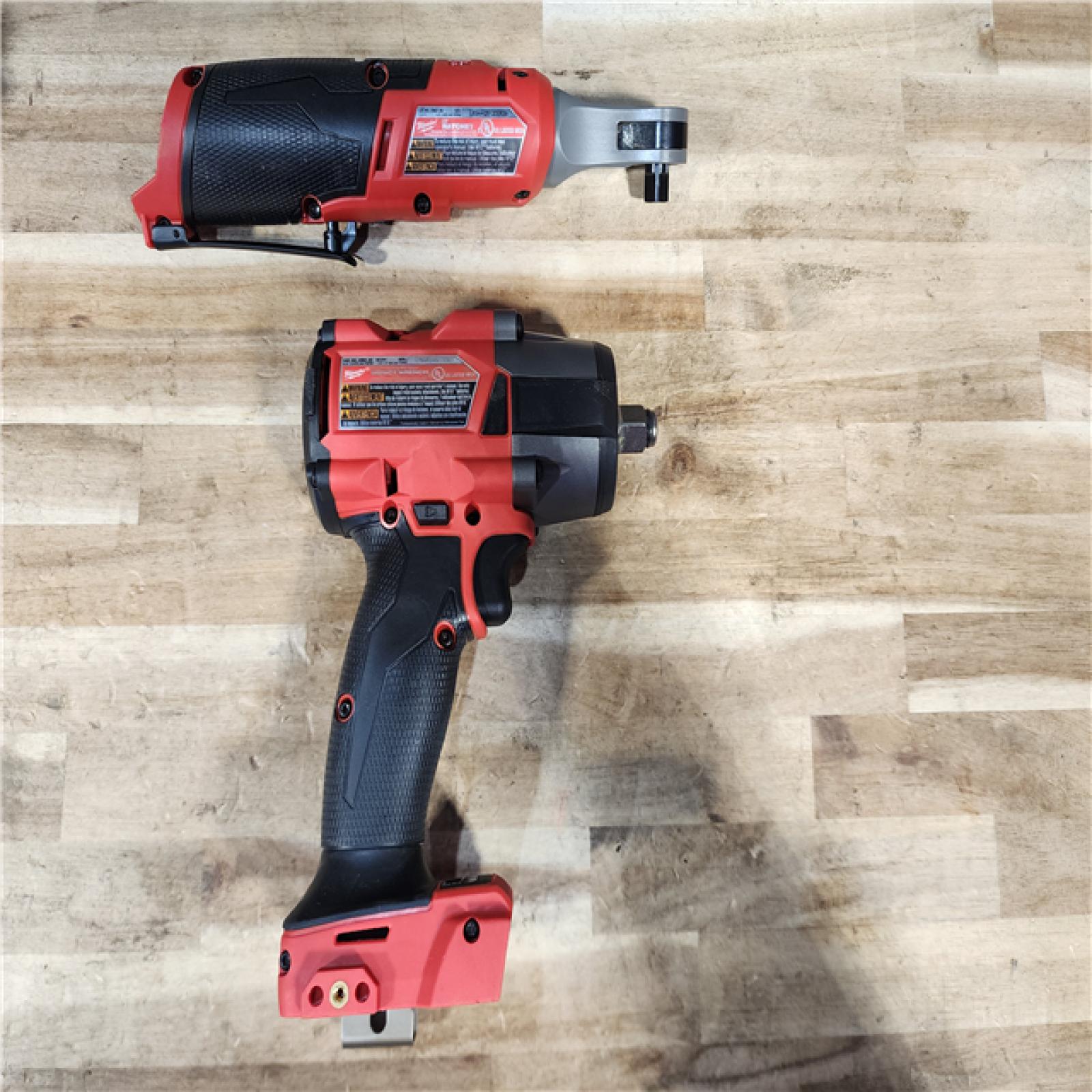 HOUSTON LOCATION - AS-IS Milwaukee 2 Tool Combo Kit W/ (2) Battery & Charger
