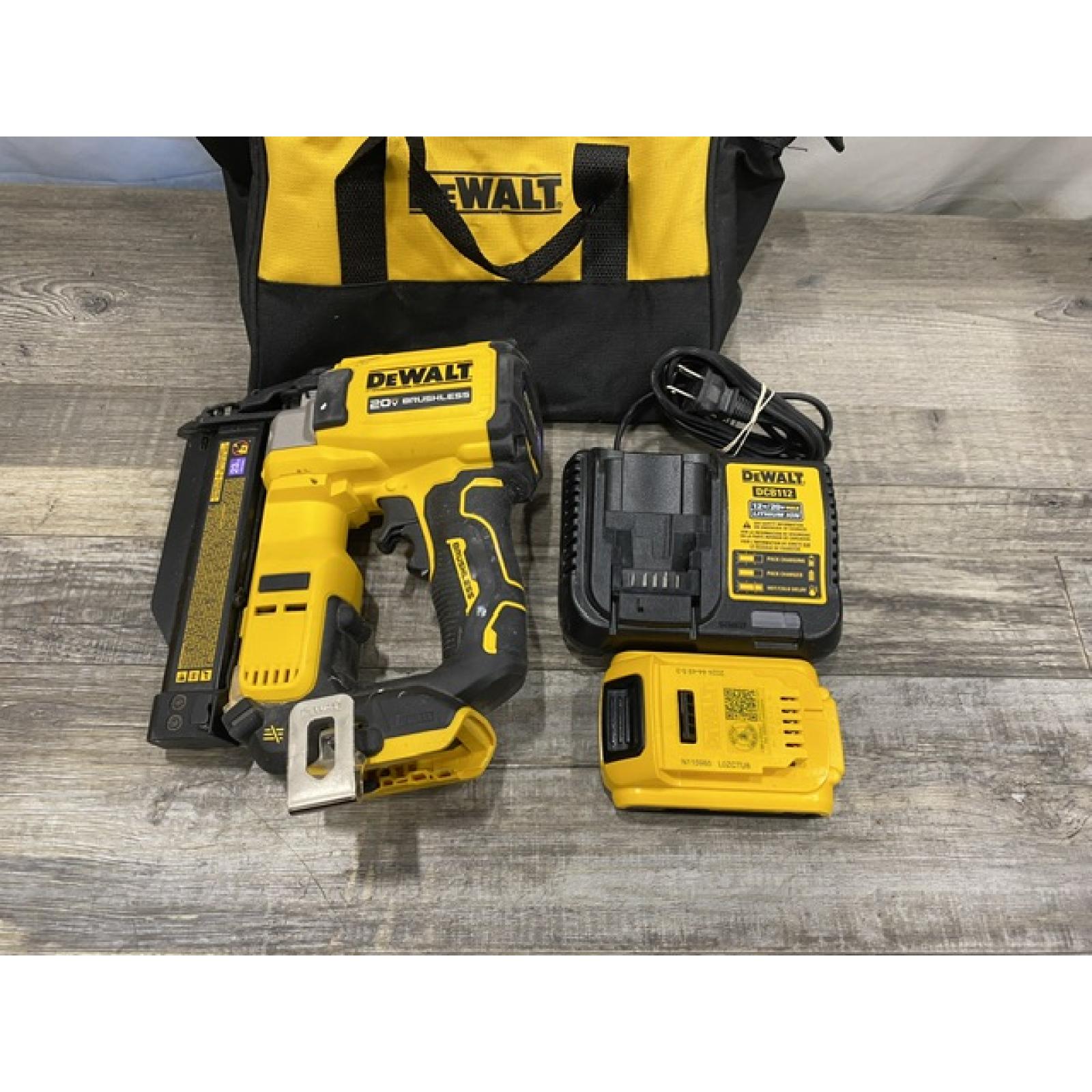 AS-IS DEWALT ATOMIC 20V MAX Lithium Ion Cordless 23 Gauge Pin Nailer Kit