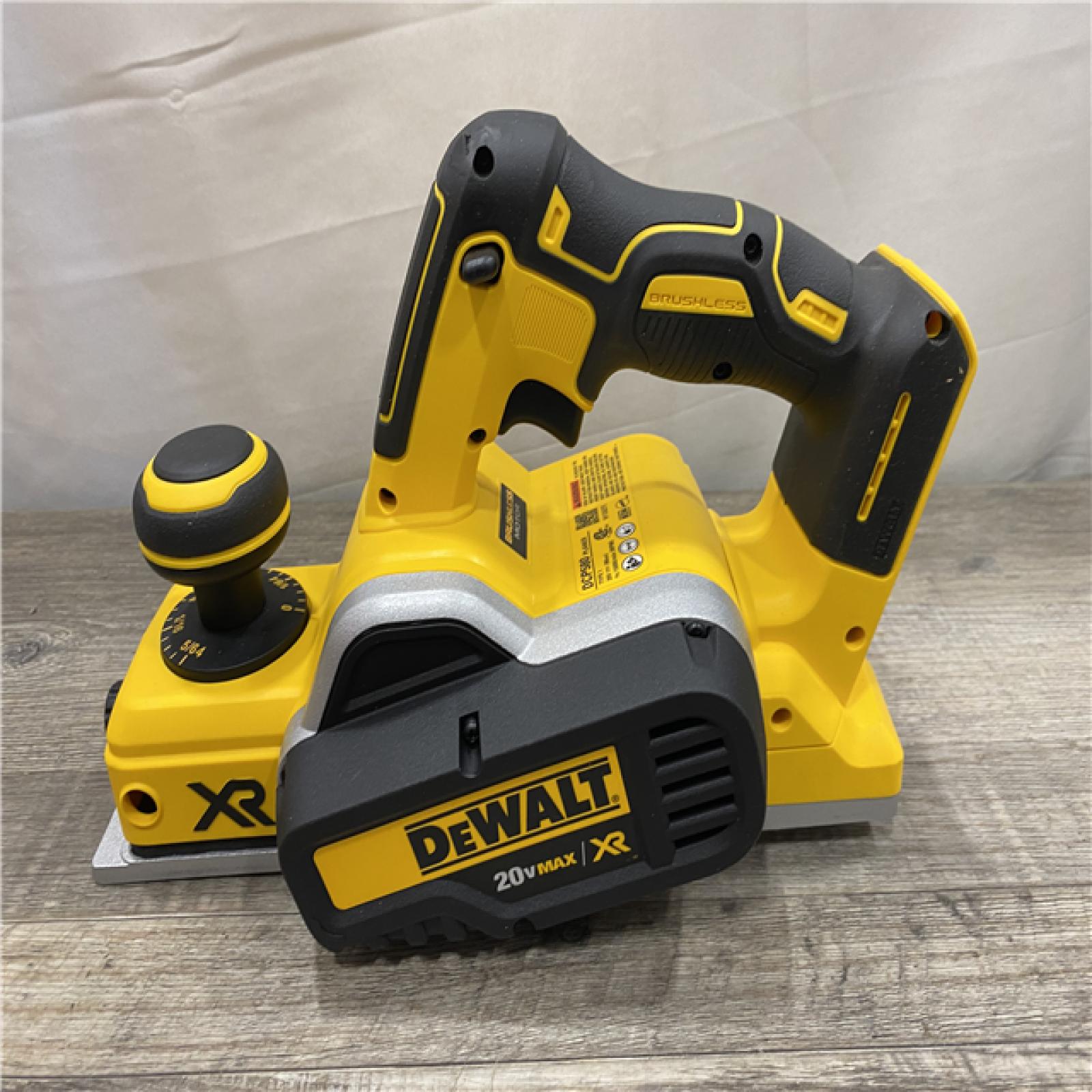 AS-IS DEWALT 20V MAX XR Cordless Brushless 3-1/4 in. Planer (Tool Only)