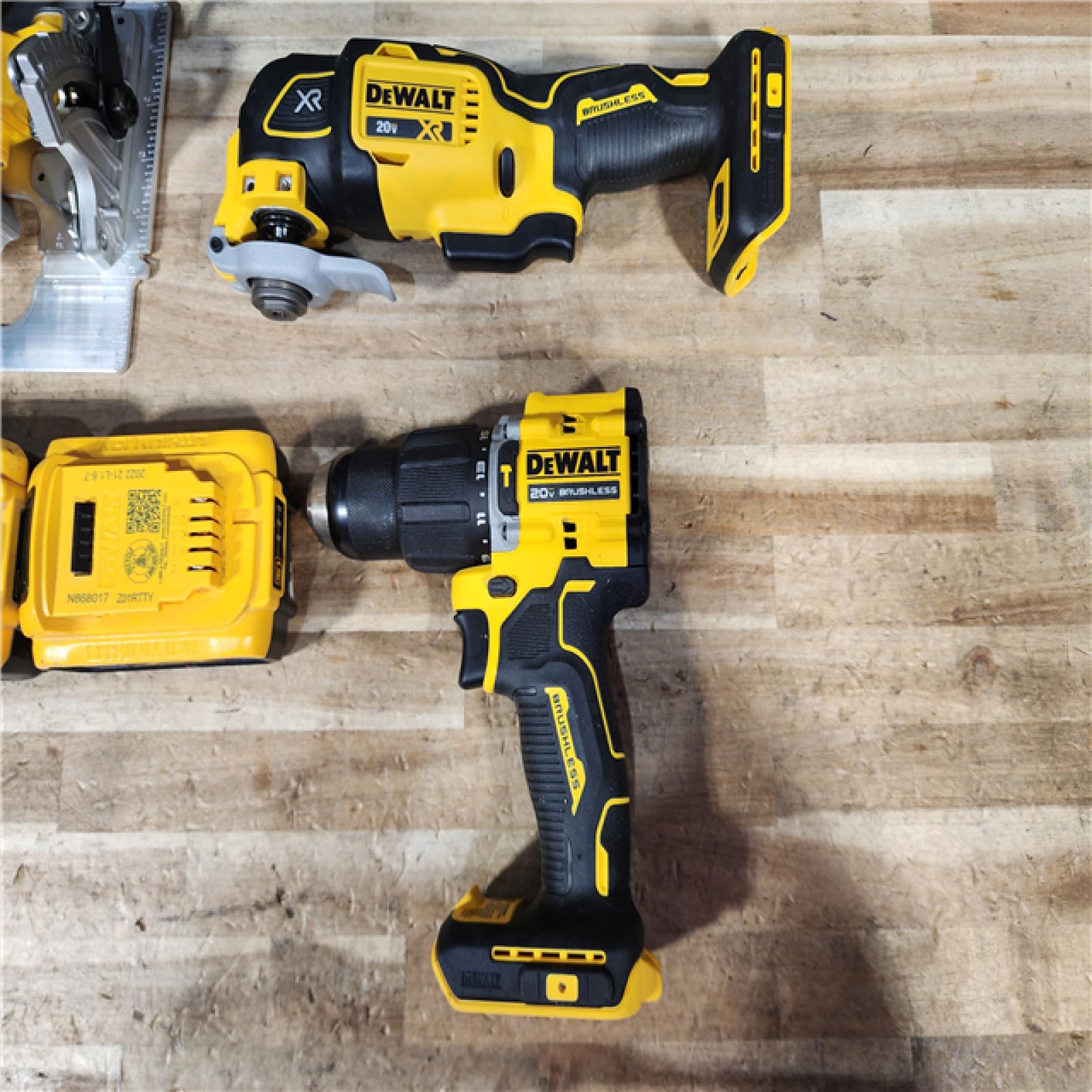 HOUSTON LOCATION - AS - IS DEWALT 3 TOOL COMBO KIT W/ (2) BATTERY & CHARGER