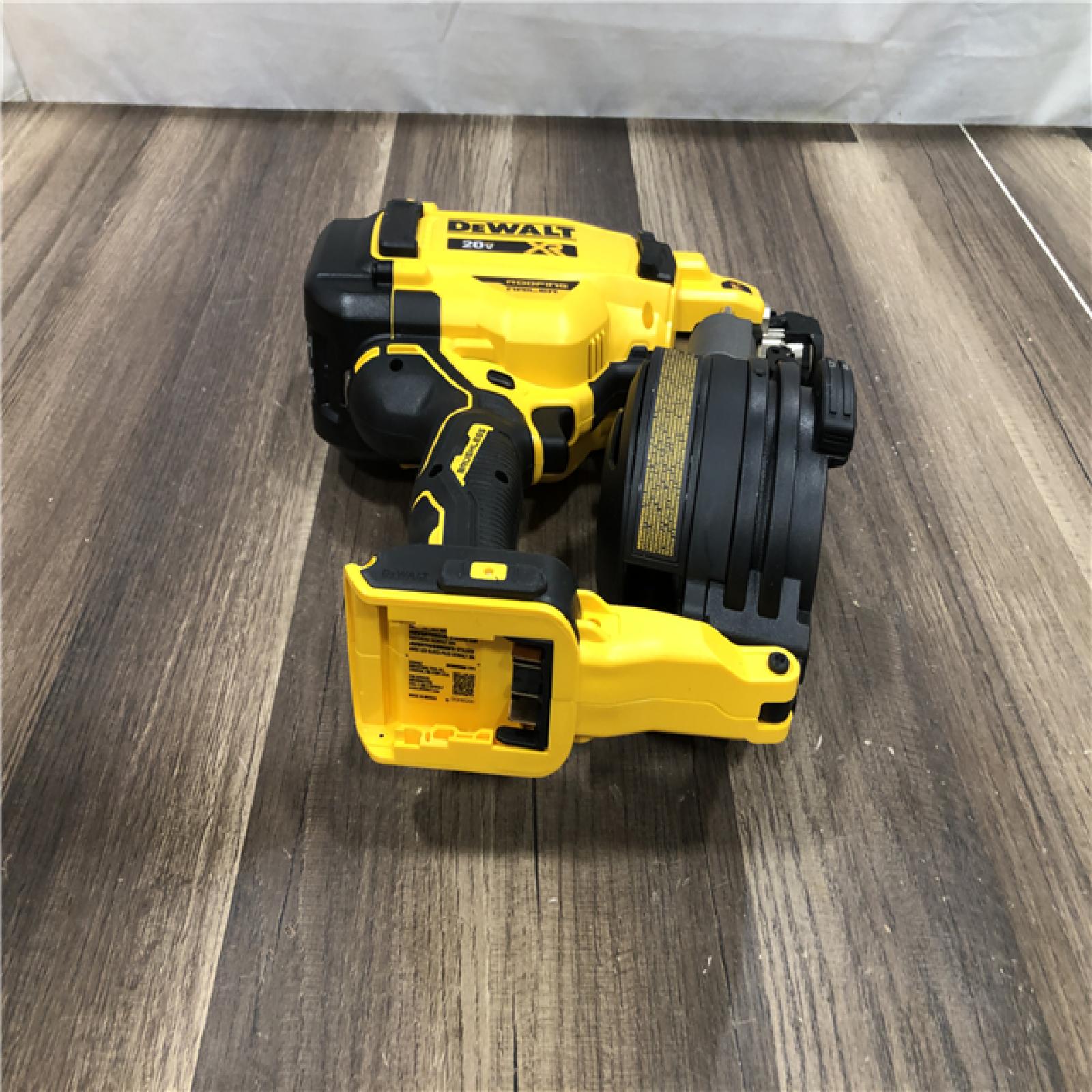 AS-IS DEWALT 20V MAX Lithium-Ion 15-Degree Electric Cordless Roofing Nailer Kit