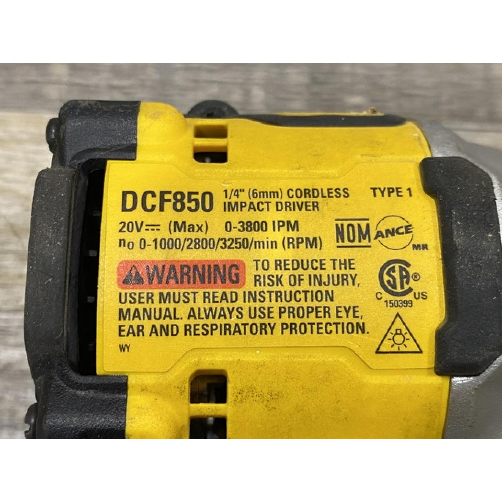 AS-IS DEWALT ATOMIC 20V MAX Lithium-Ion Cordless 1/4 in. Brushless Impact Driver Kit