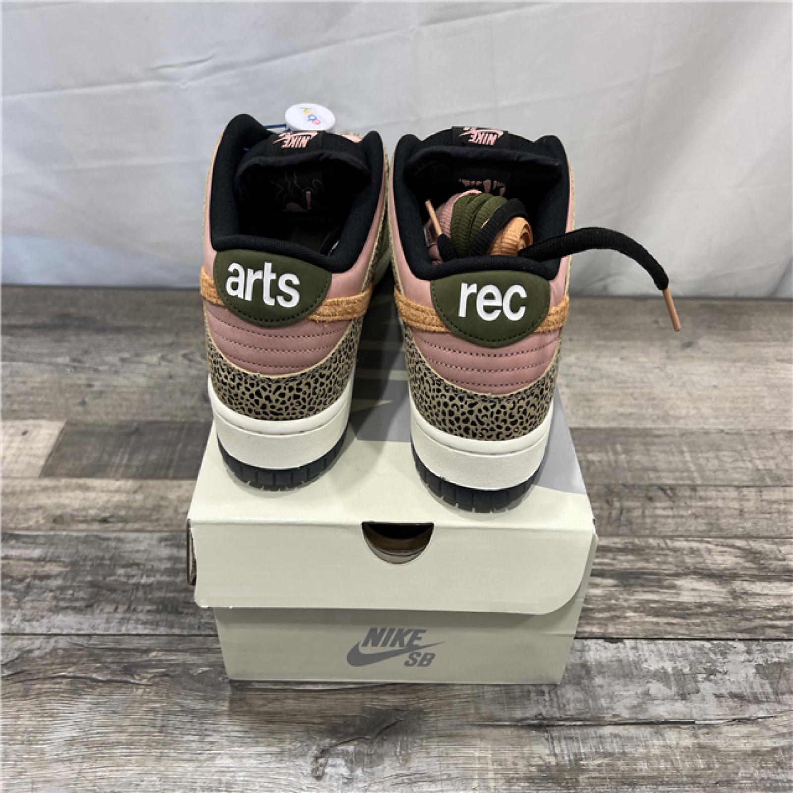 LIKE NEW Nike SB Dunk Low Pro QS Rust Pink and Rough Green SZ 12