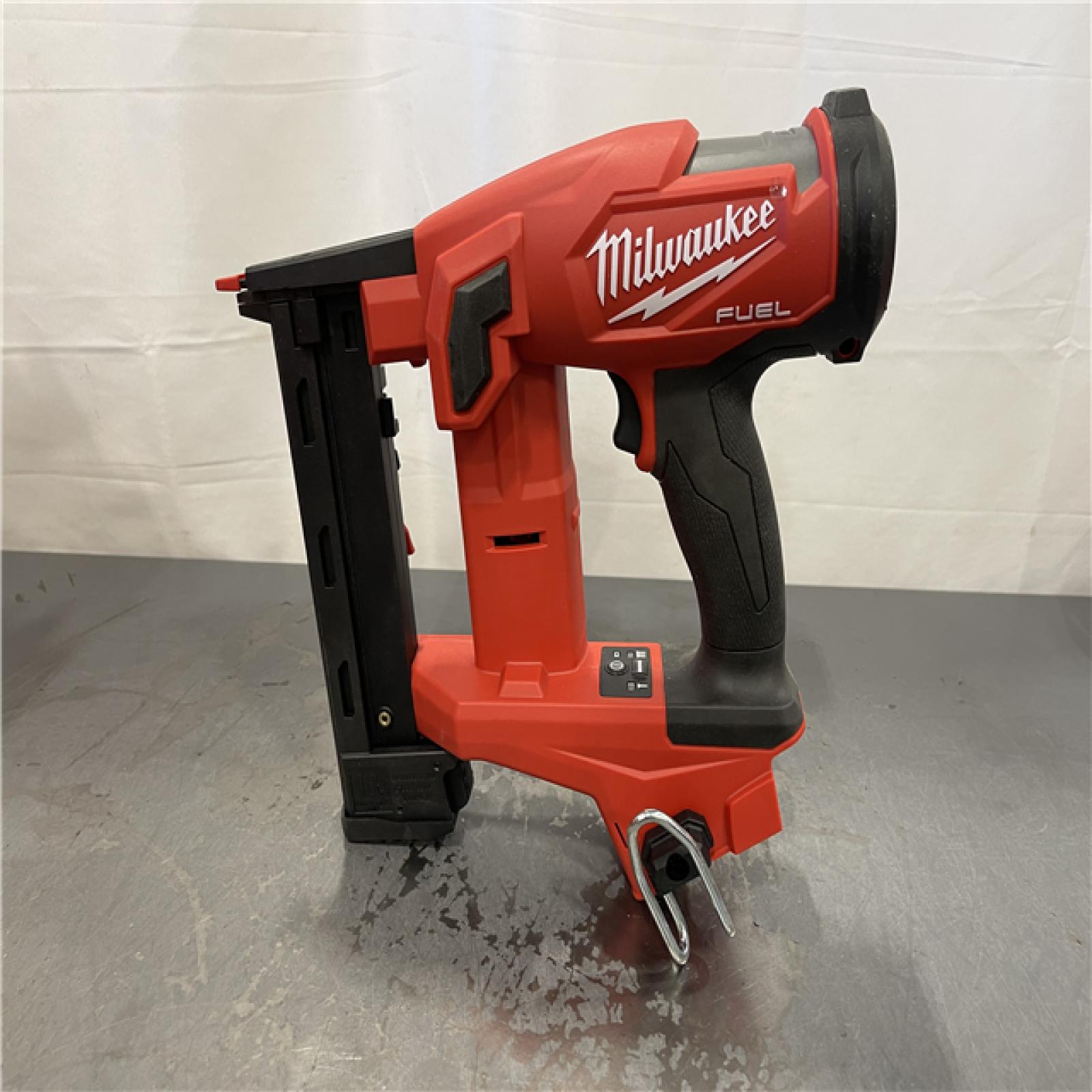 AS-IS - MILWAUKEE M18 FUEL 18-Volt Lithium-Ion Brushless Cordless 18-Gauge 1/4 in. Narrow Crown Stapler
