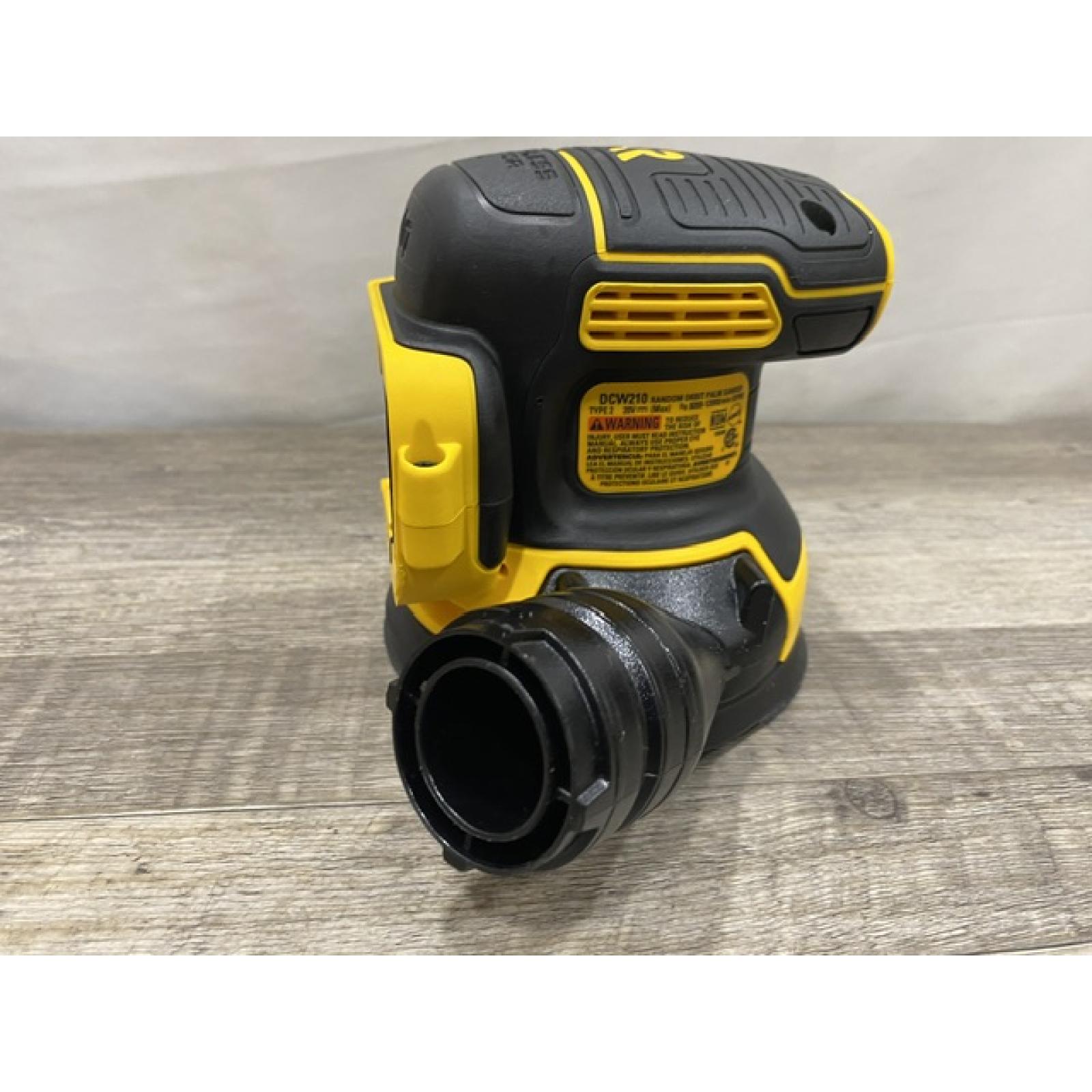 AS-IS DEWALT 20V MAX XR Cordless Brushless 5 in. Random Orbital Sander Kit