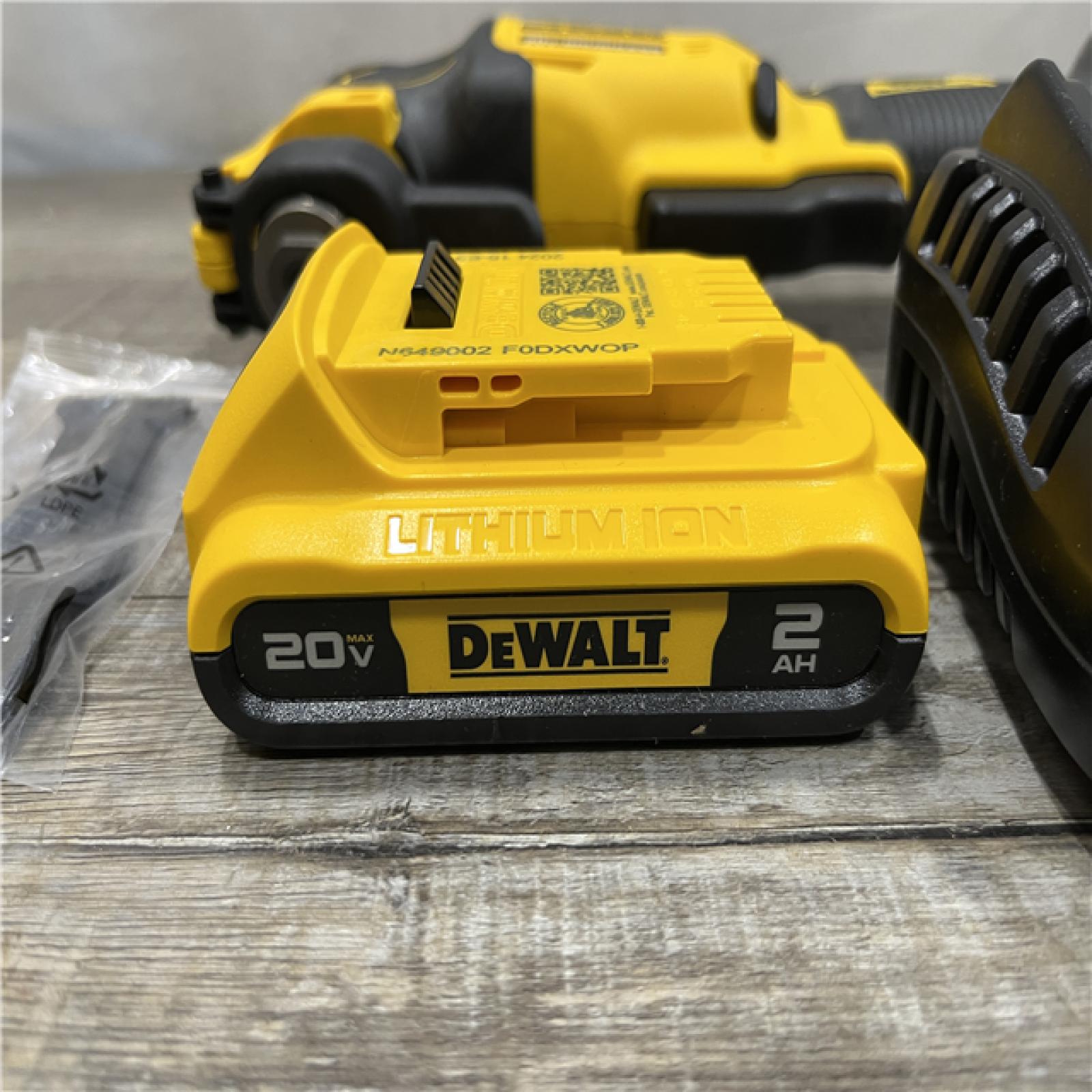 AS-IS DEWALT ATOMIC 20V MAX Cordless Brushless Oscillating Multi Tool Kit