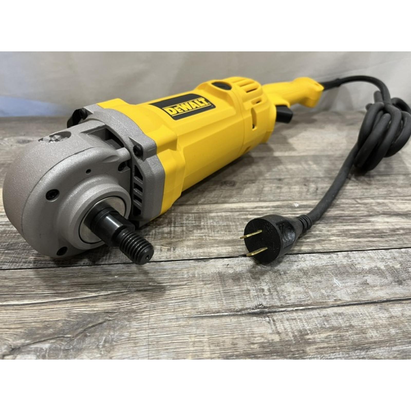 NEW - DEWALT 12 Amp 7 in./9 in. Variable Speed Polisher