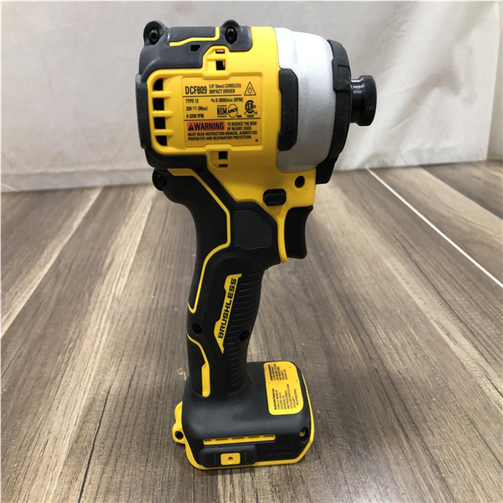 AS-IS DEWALT Atomic 20V Max Lithium-Ion Brushless Cordless Compact 1/4 in. Impact Driver Kit