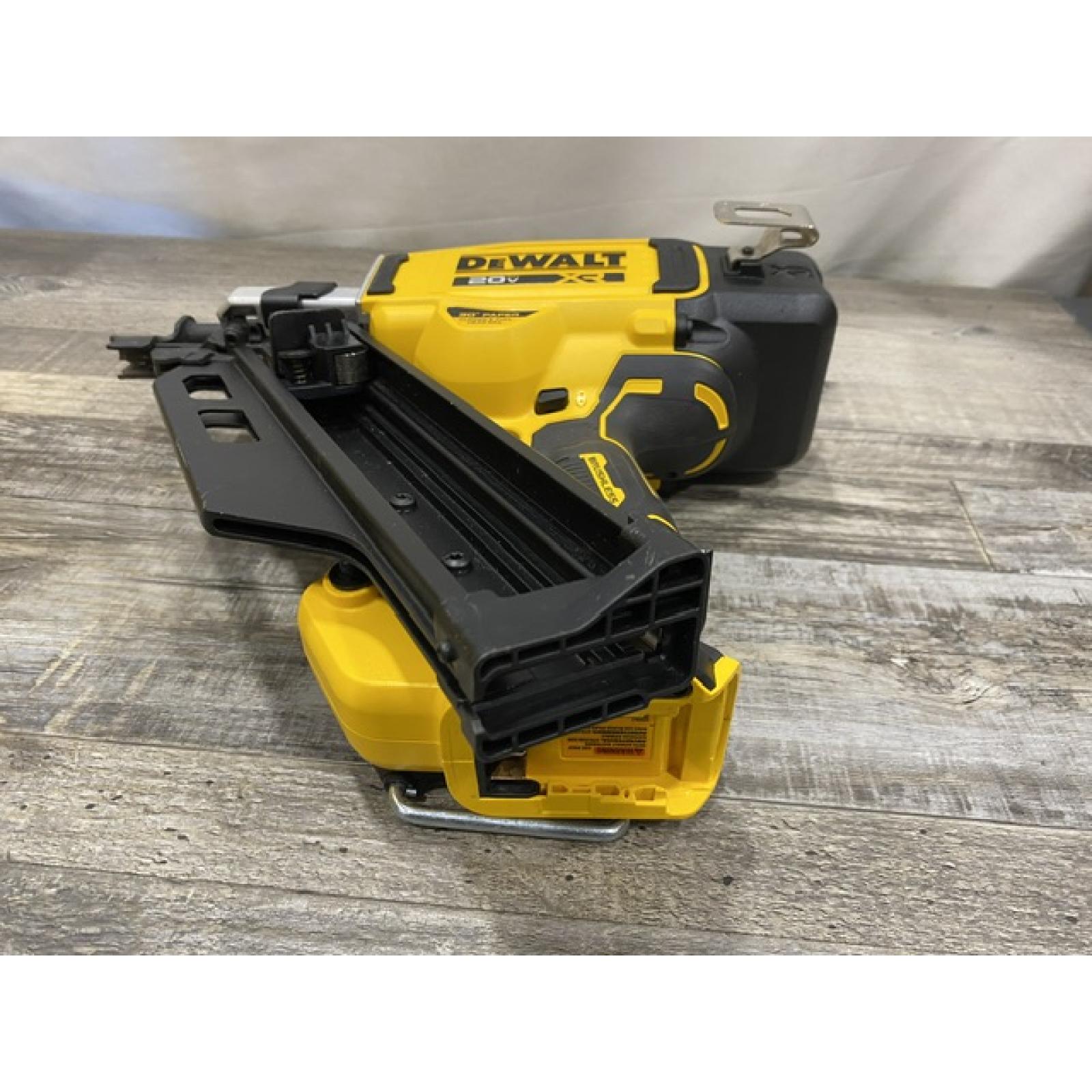 AS-IS DEWALT 20V 30 Degree Cordless Framing Nailer (Tool-Only)