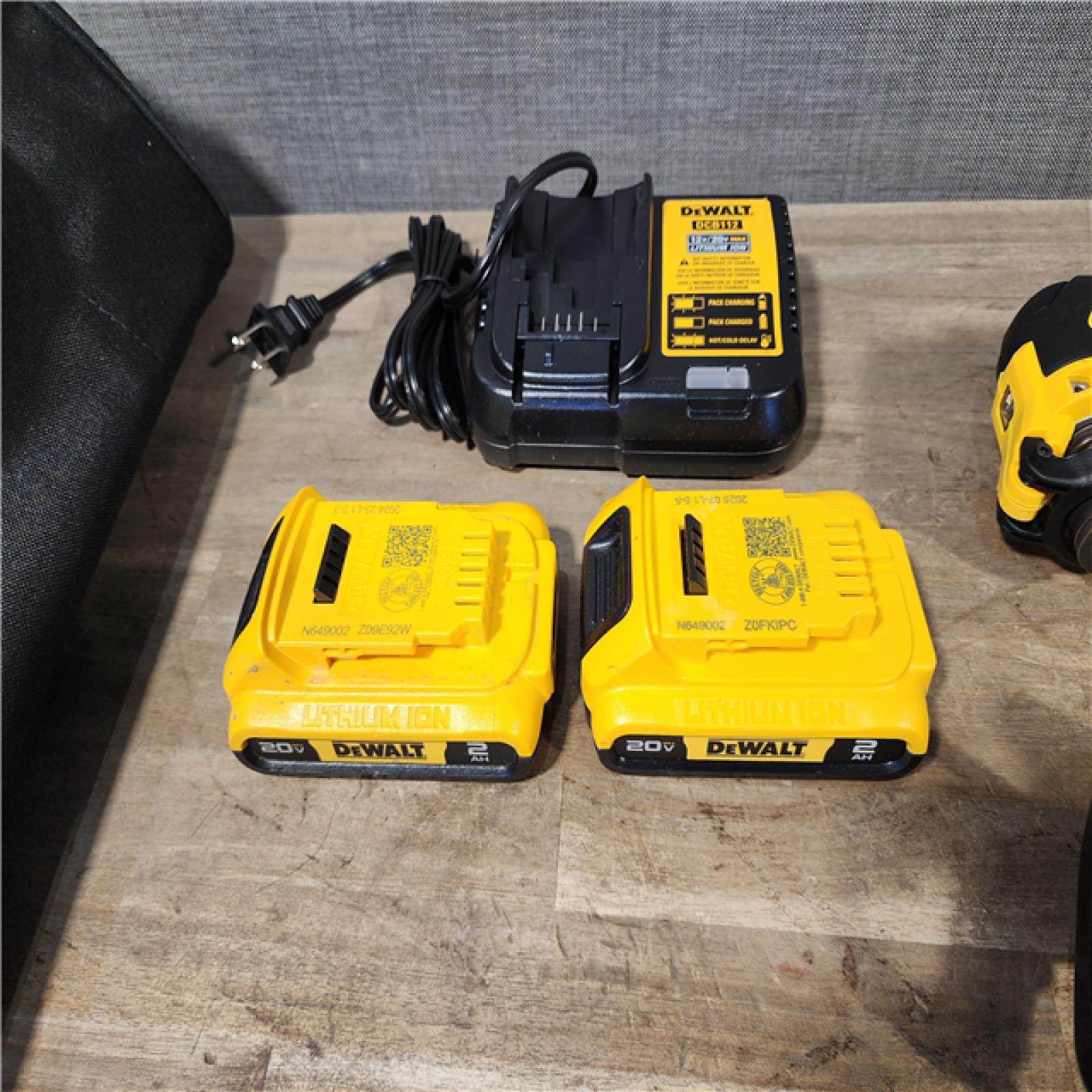 HOUSTON LOCATION - AS-IS DEWALT 4 TOOL COMBO KIT W/ (2) BATTERY & CHARGER