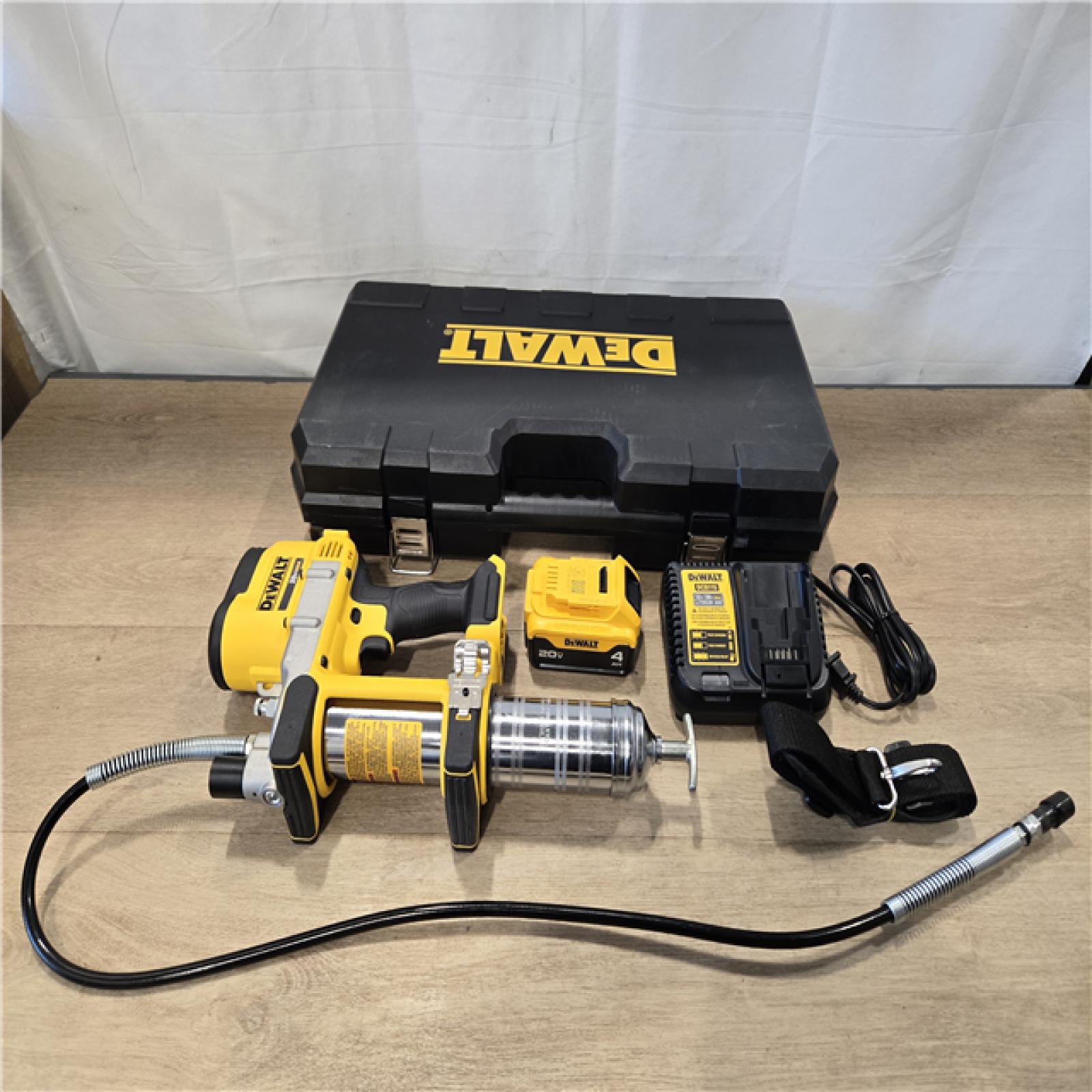 AS-IS DEWALT 20V MAX Cordless 10 000 PSI Variable Speed Grease Gun Kit
