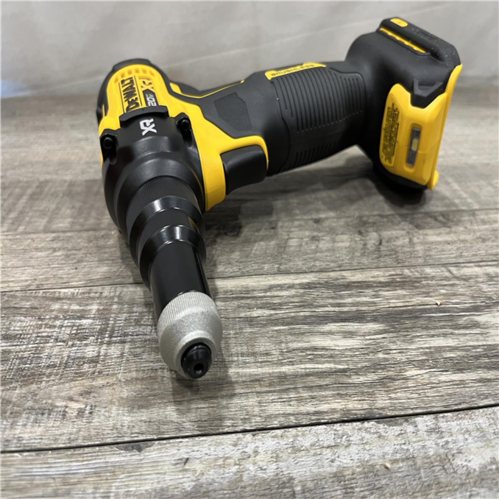 AS-IS DEWALT 20-Volt MAX Cordless 3/16 in. Rivet Tool (Tool-Only)