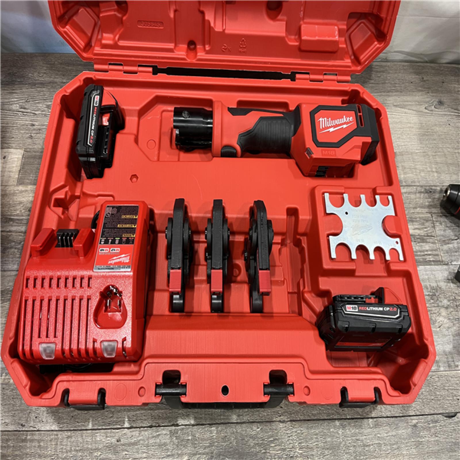 AS-IS Milwaukee 18V Lithium-Ion Cordless Short Throw Press Tool Kit