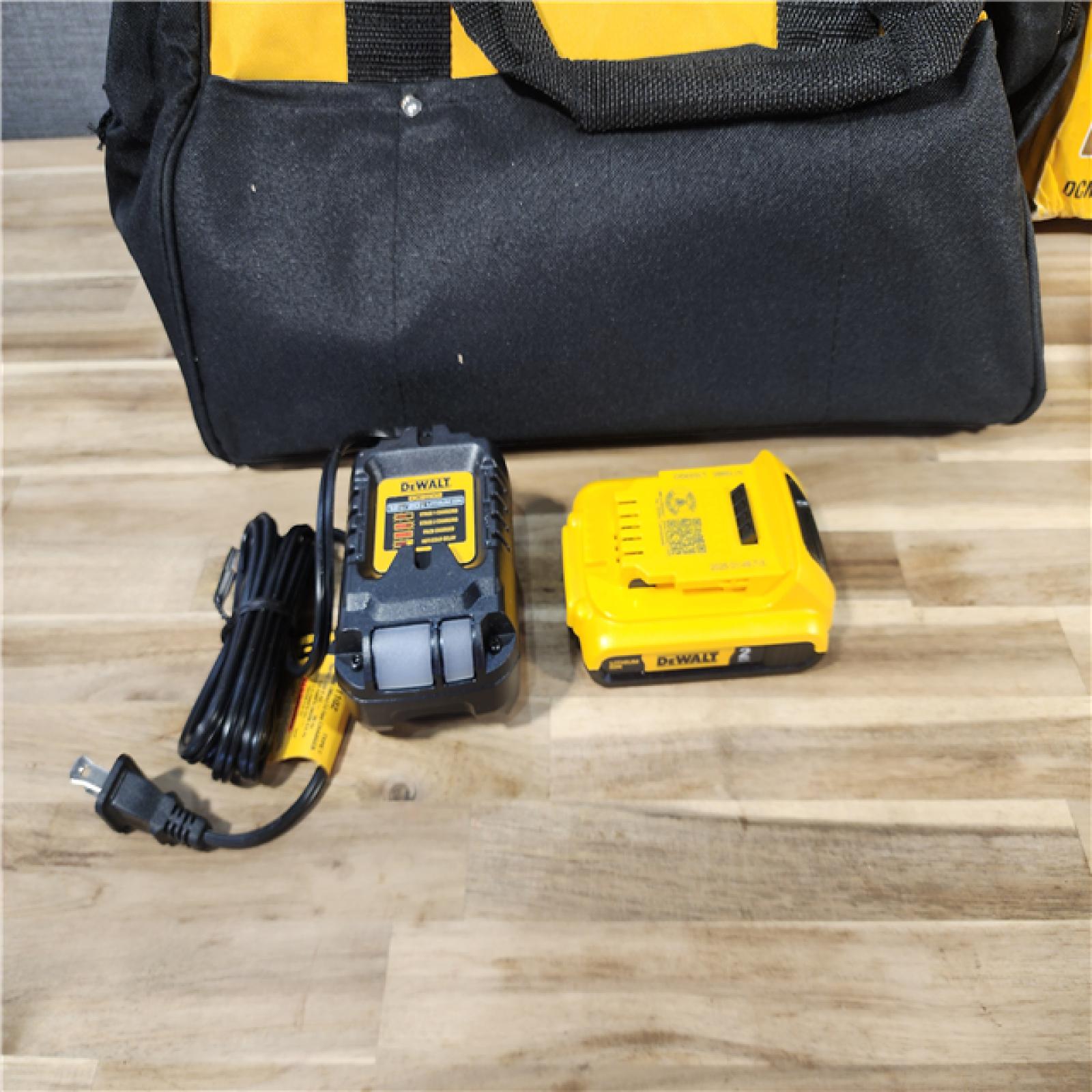 HOUSTON LOCATION - AS-IS DEWALT 20V MAX XR 18 Gauge Brad Nailer Kit