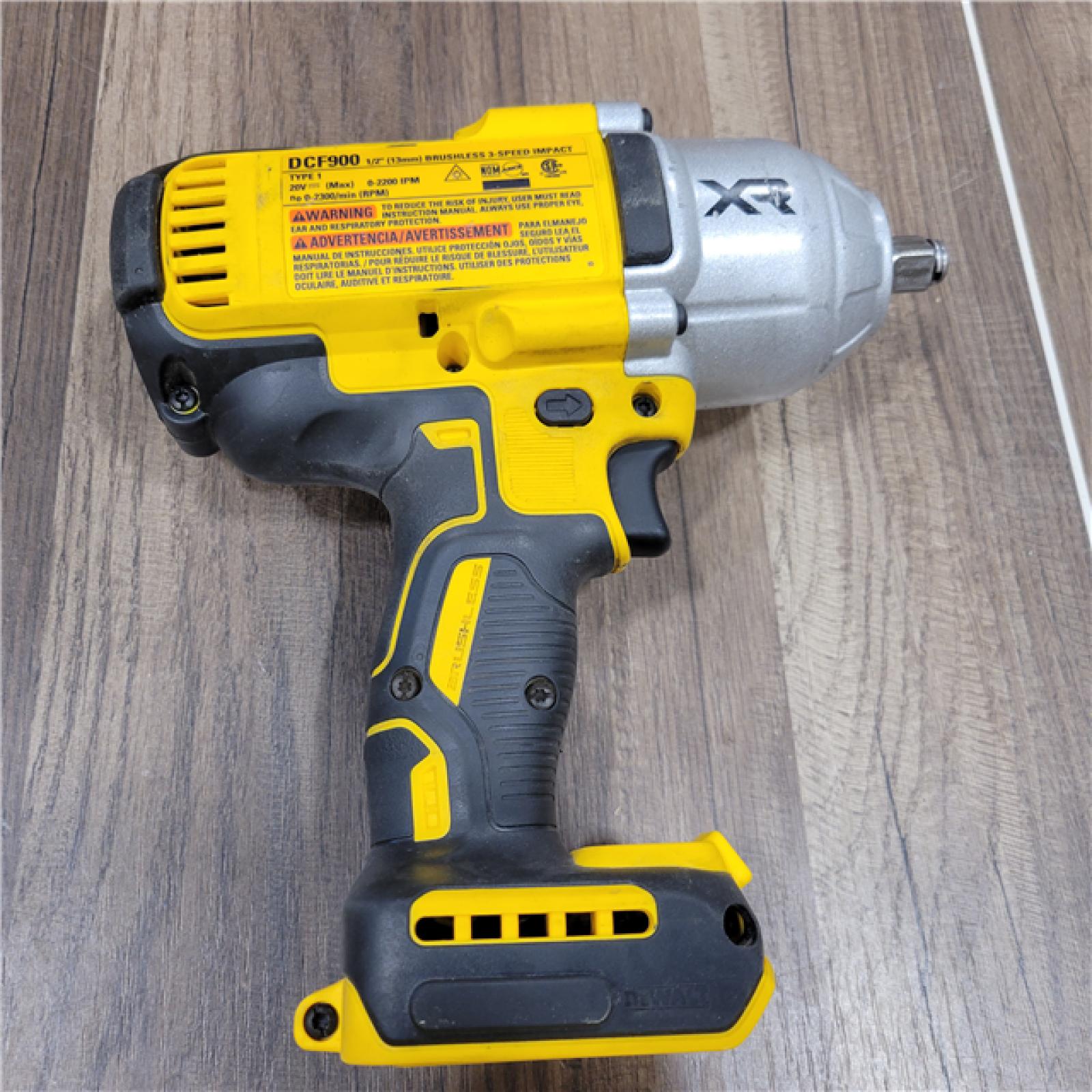 AS-IS DEWALT ATOMIC 20V MAX Lithium-Ion Cordless 1/4 in. Brushless Impact Driver Kit, 5 Ah Battery, Charger, and Bag