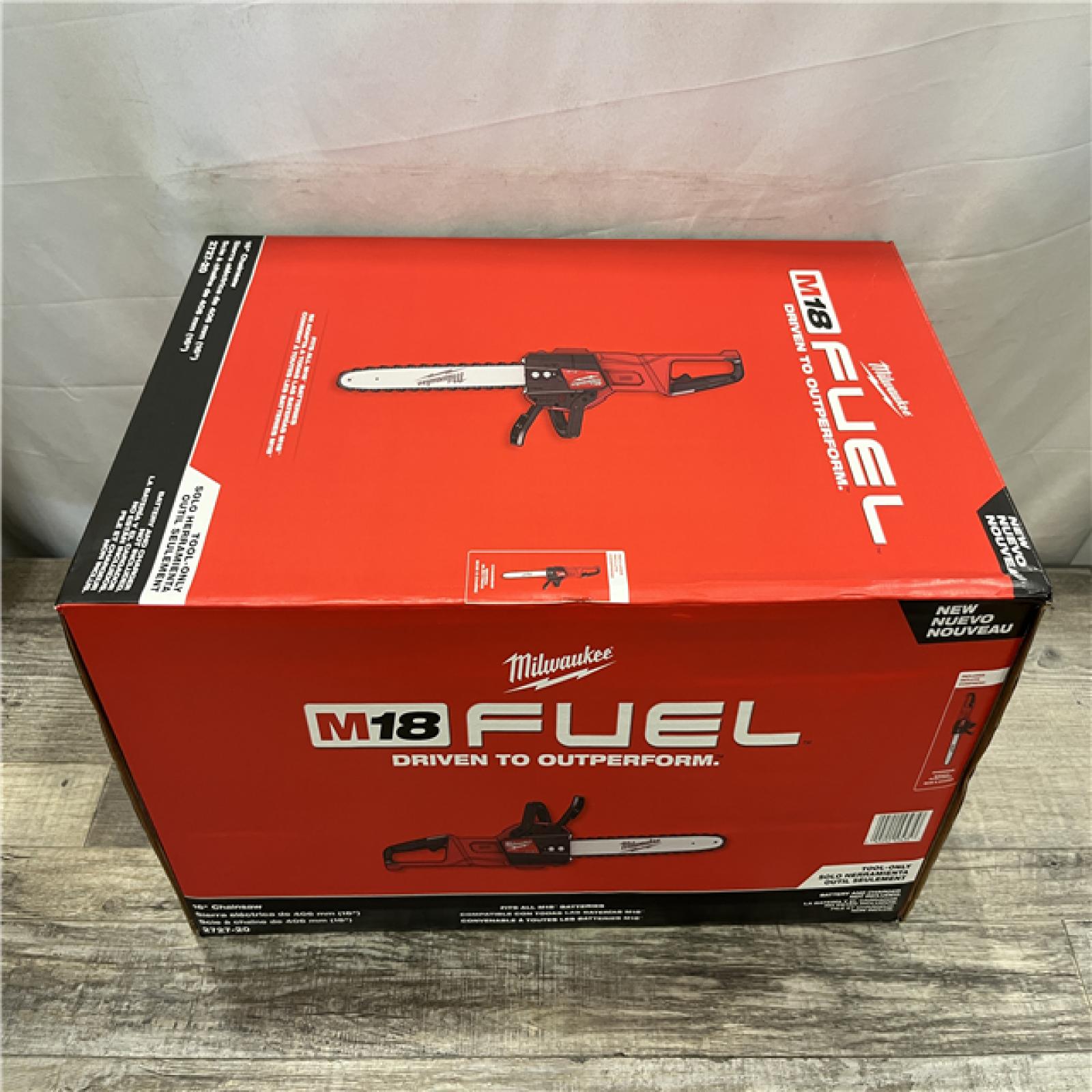 NEW - Milwaukee FUEL 16 in. 18V Lithium-Ion Brushless Battery Chainsaw (Tool-Only)
