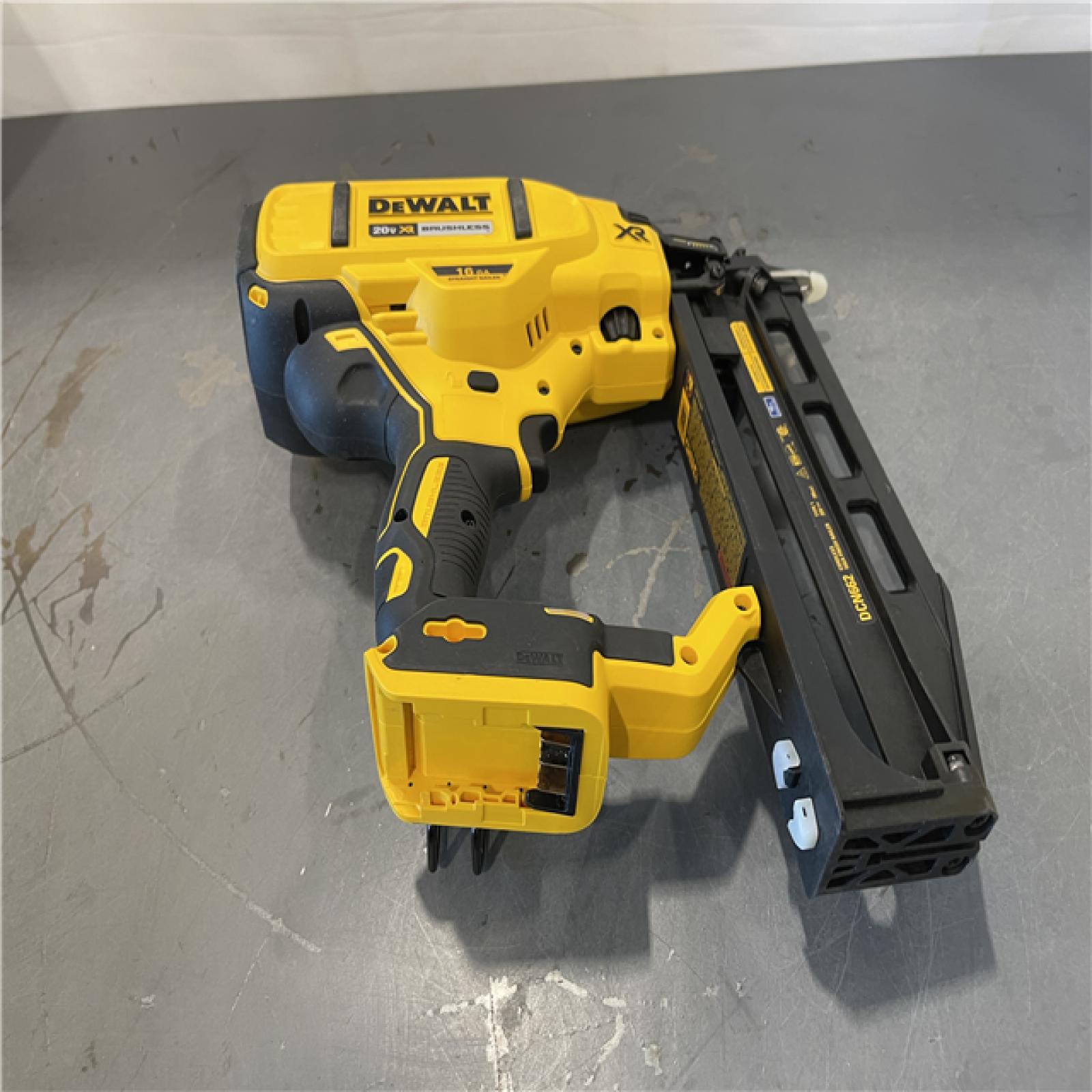 AS-IS - DEWALT 20V MAX XR 16-Gauge Lithium-Ion Cordless Finish Nailer