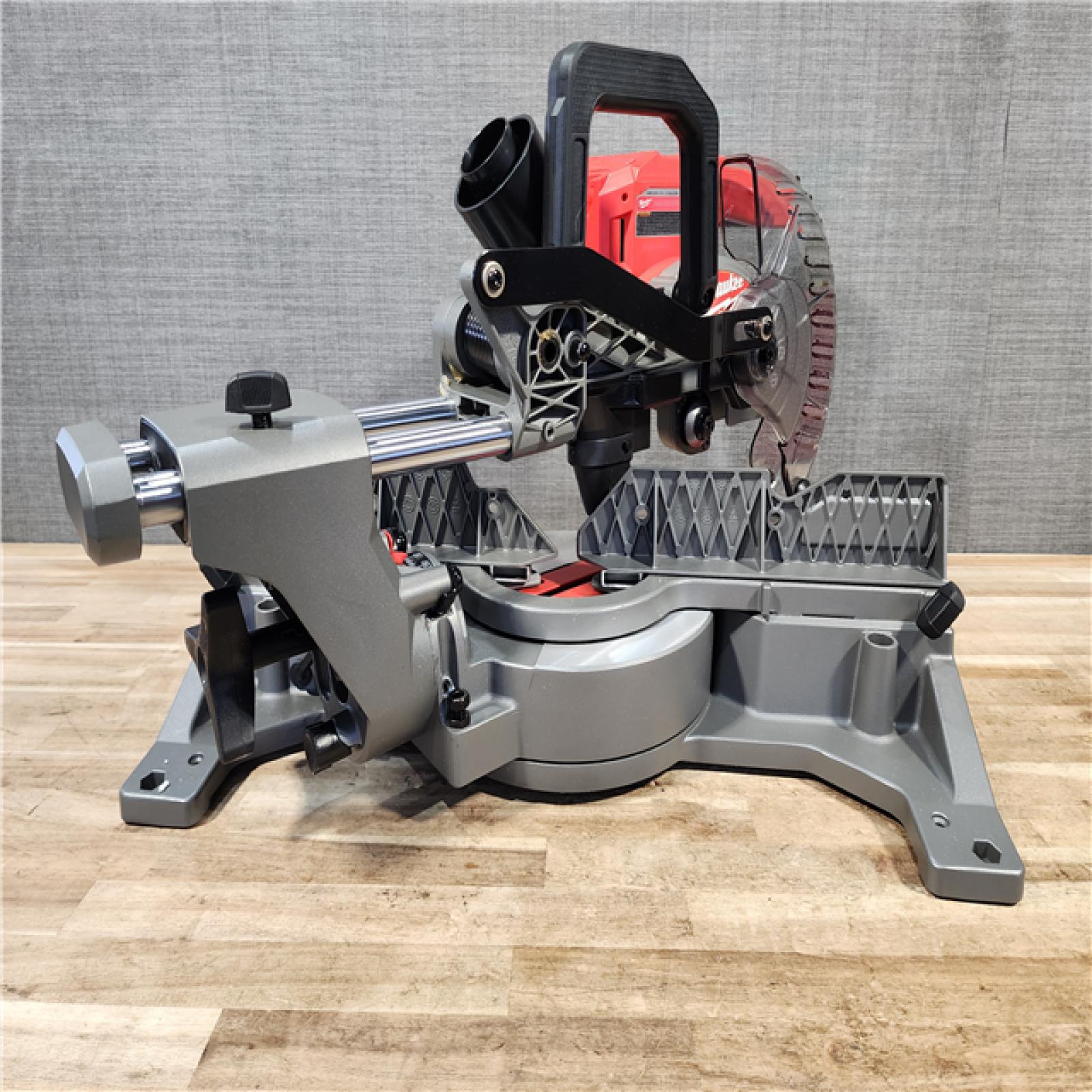 HOUSTON LOCATION - AS - IS Milwaukee 2733-20 M18 Fuel 7-1/4 Dual Bevel Sliding Compound Miter Saw  Tool Only