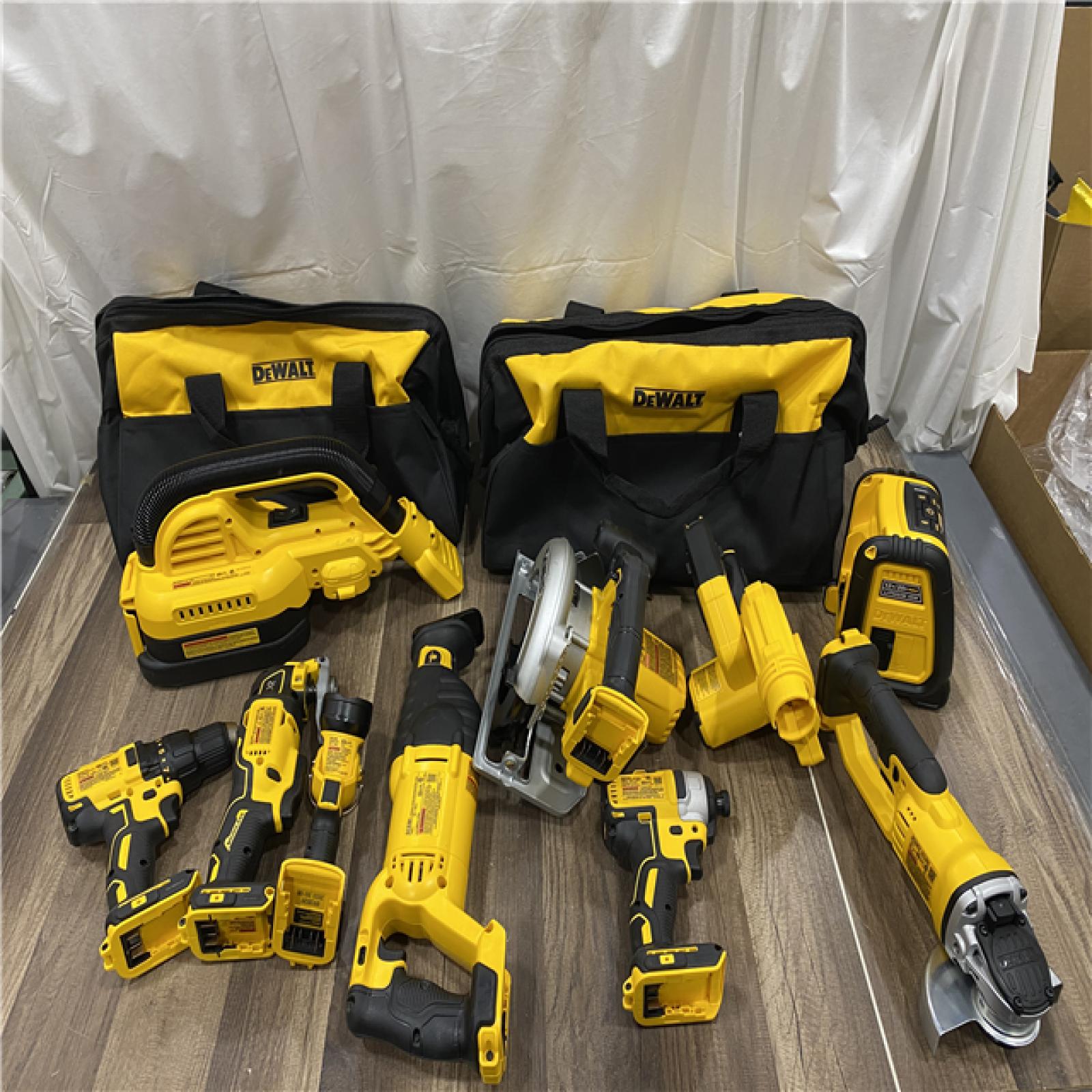 AS-IS  DEWALT 20-Volt Max Lithium-Ion 10-Tool Cordless Combo Kit with Two 2.0 Ah Batteries, Charger and 2 Bags