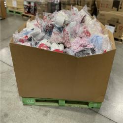 DALLAS LOCATION- NEW!- BULLSEYE MIXED CLOTHING PALLET (300 UNITS)
