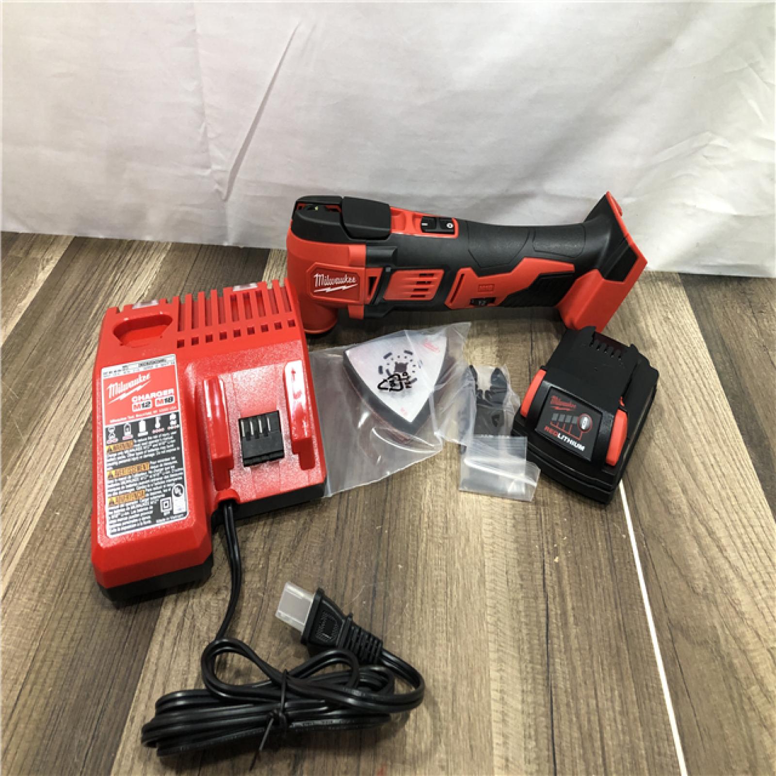 AS-IS Milwaukee M18 18V Lithium-Ion Cordless Oscillating Multi-Tool Kit