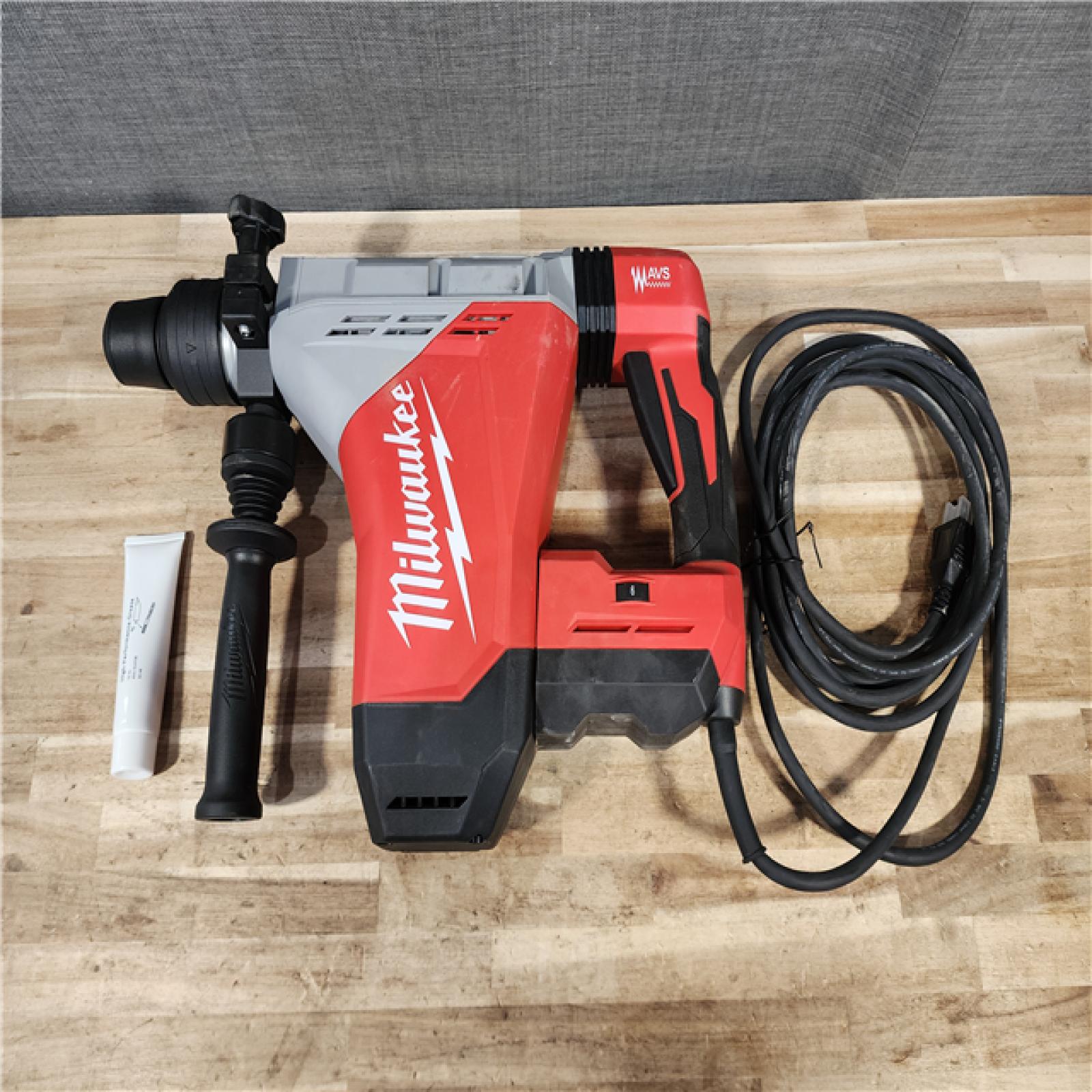 HOUSTON LOCATION - AS-IS MILWAUKEE 1-3/4 in. SDS-MAX Rotary Hammer