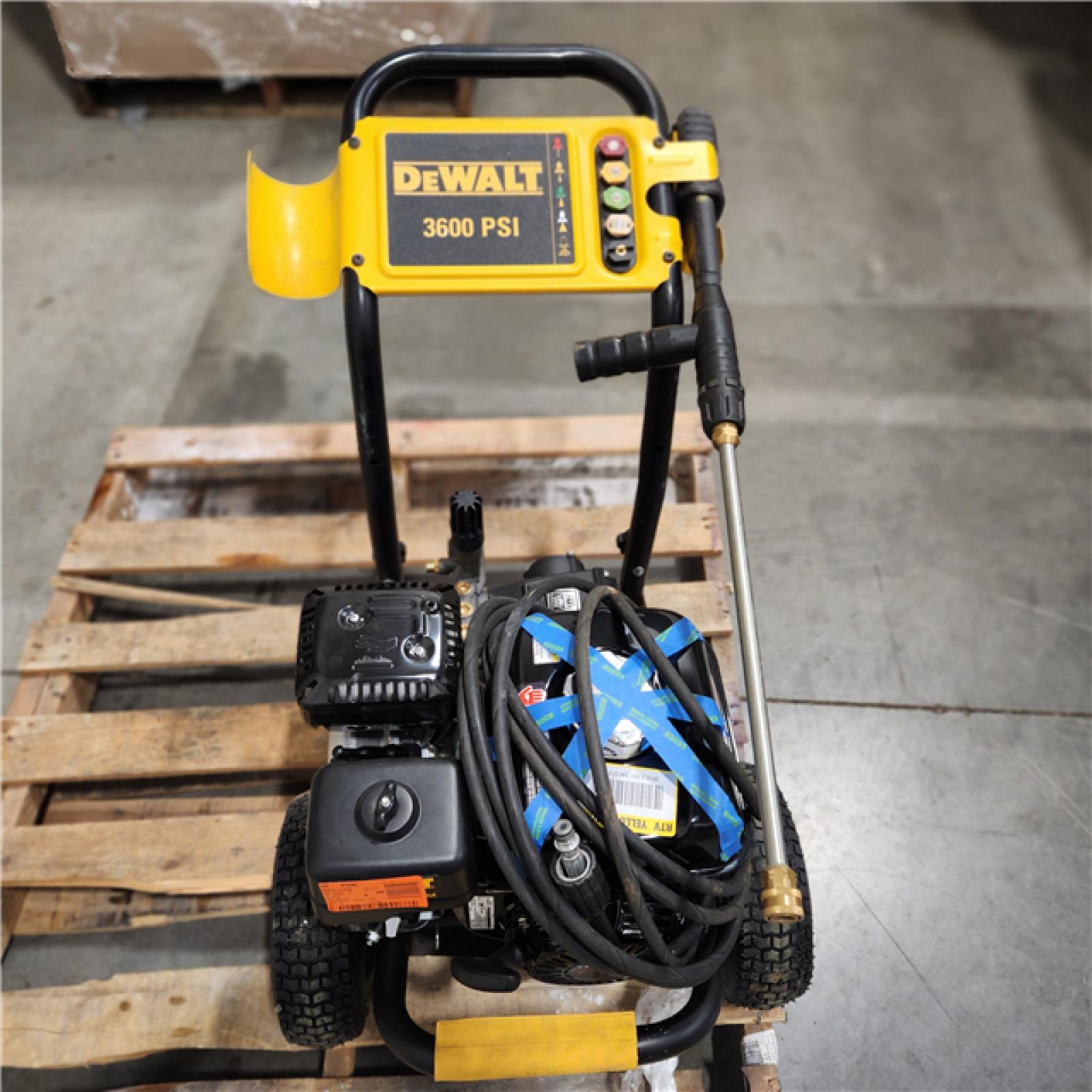 Dallas Location AsIs DEWALT 3600 PSI 2.5 GPM Gas Pressure Washer