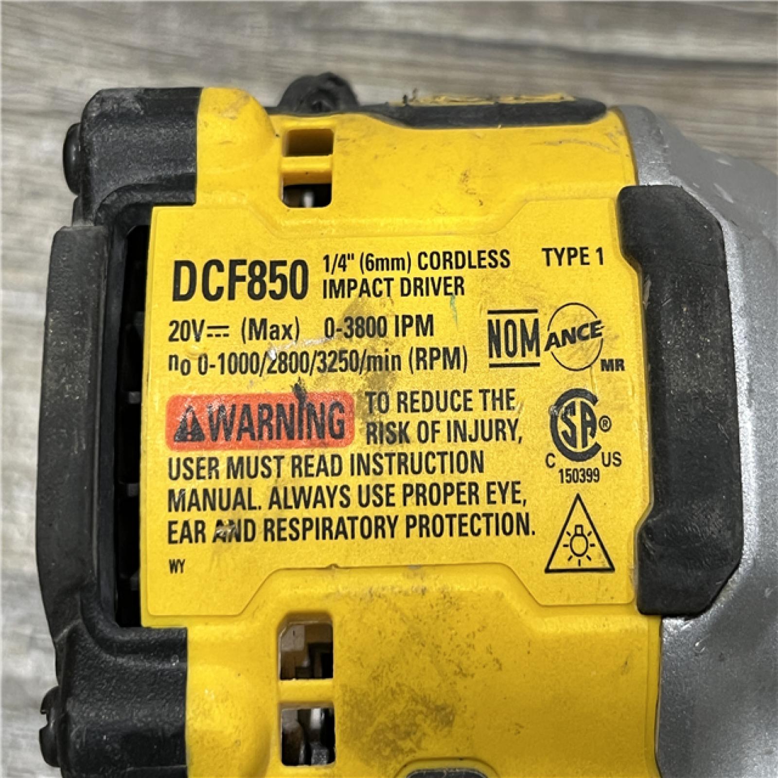 AS-IS DEWALT ATOMIC 20V MAX Lithium-Ion Cordless 1/4 in. Brushless Impact Driver Kit