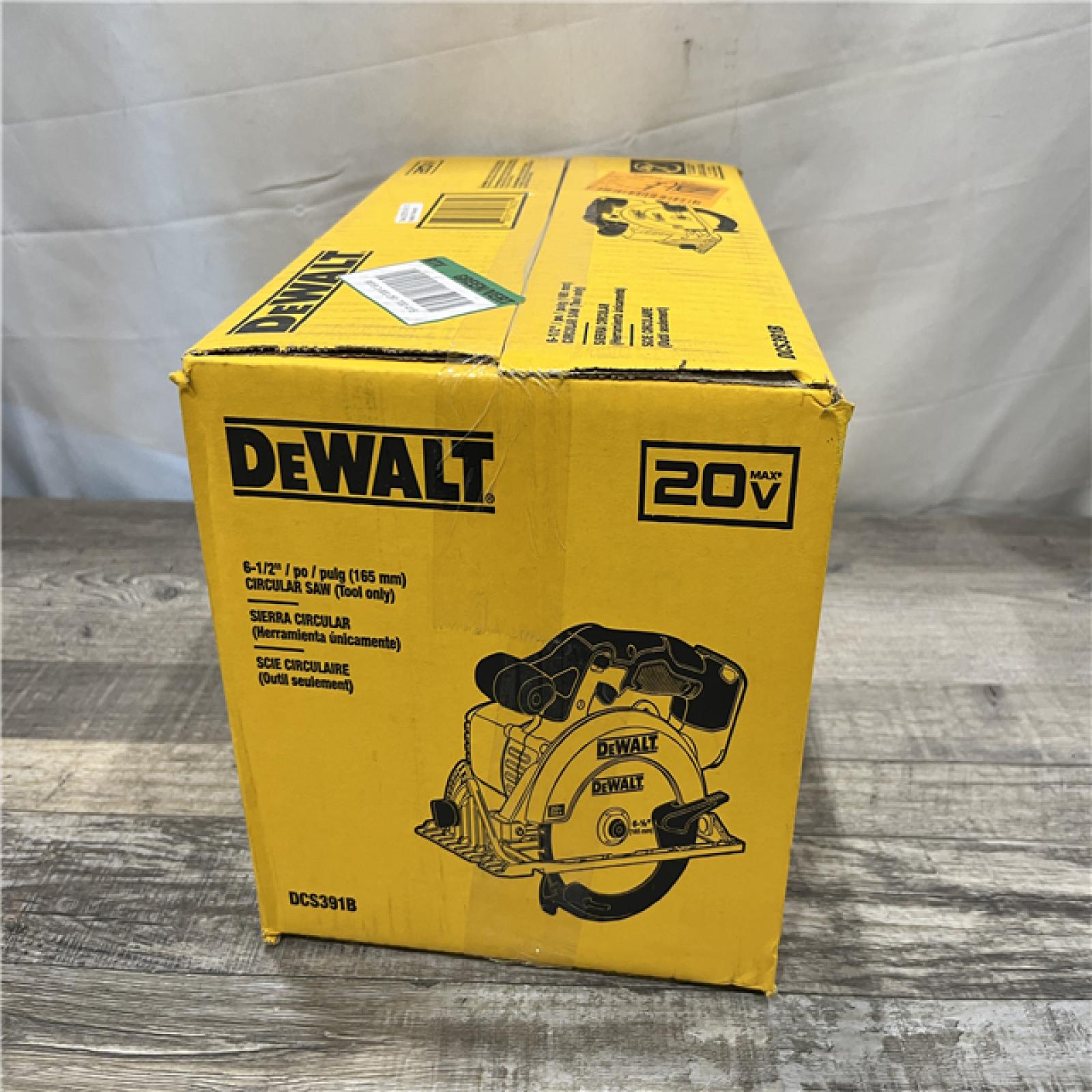 NEW - DEWALT 20-Volt MAX Lithium-Ion Cordless 6-1/2 in. Circular Saw (Tool-Only)