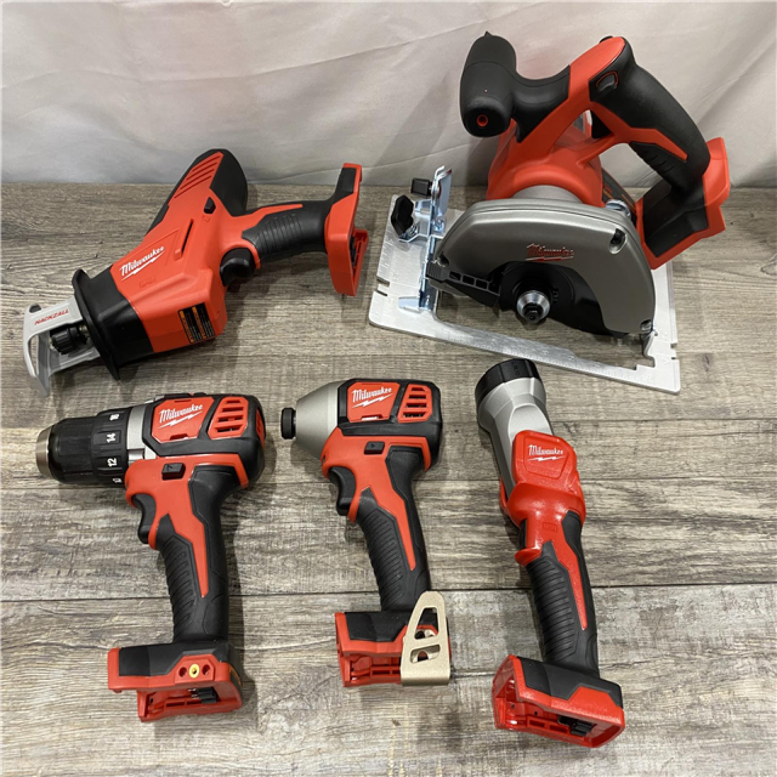 LIKE NEW - Milwaukee 18V Lithium-Ion Cordless (5-Tool) Combo Kit